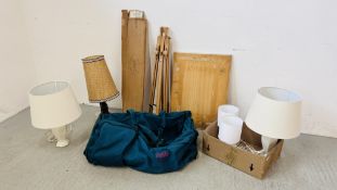 A ROWNEY BEECHWOOD FOLDING ARTISTS SKETCHING EASEL, DELSEY LUGGAGE BAG,