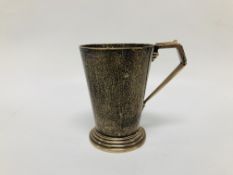 AN ART DECO SILVER TANKARD OF TAPERED CYLINDRICAL FORM, BIRMINGHAM ASSAY,