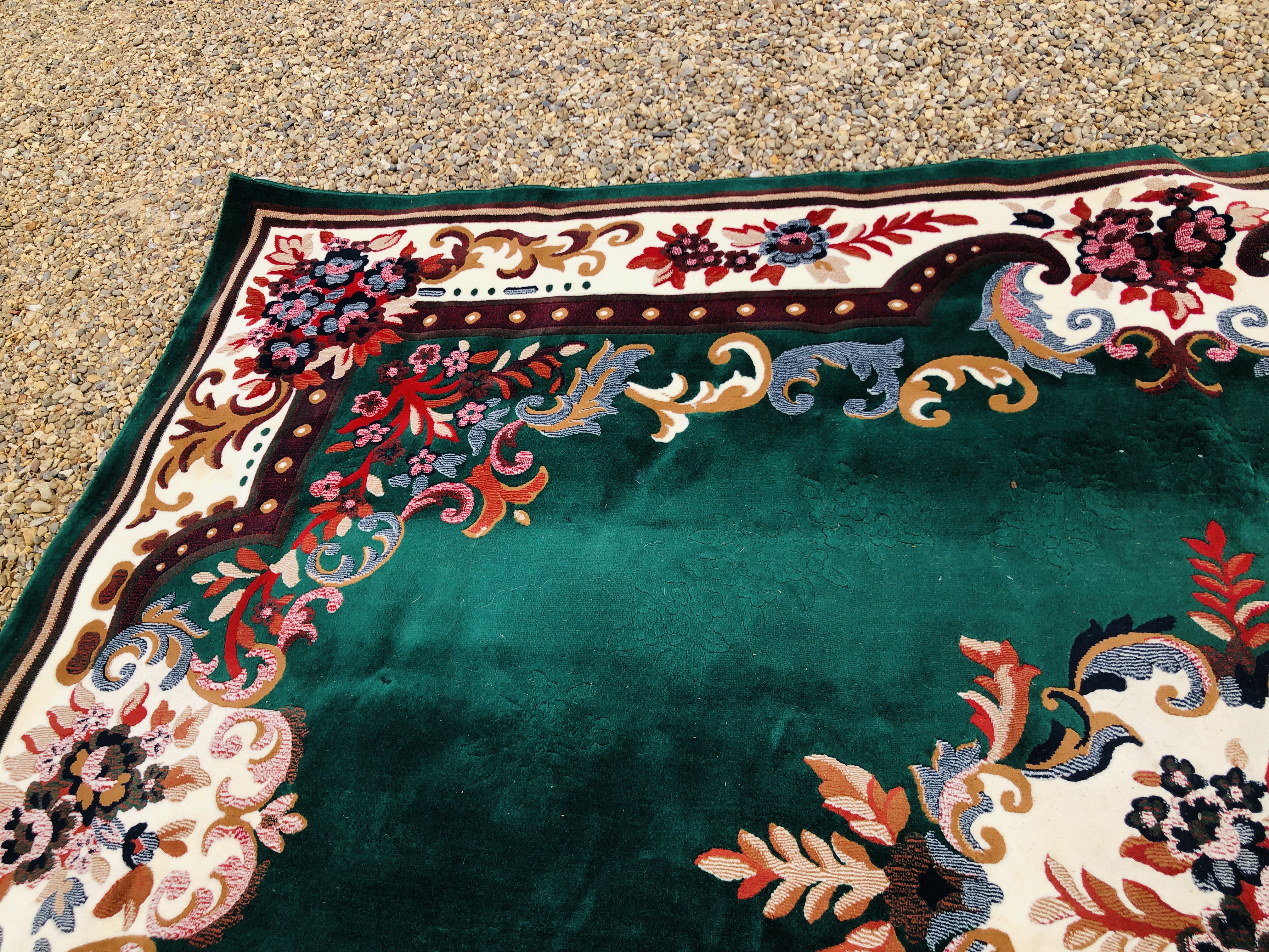 A MODERN CHINESE GARDEN CARPET SQUARE IN EMERALD GREEN 380/280. - Image 4 of 7