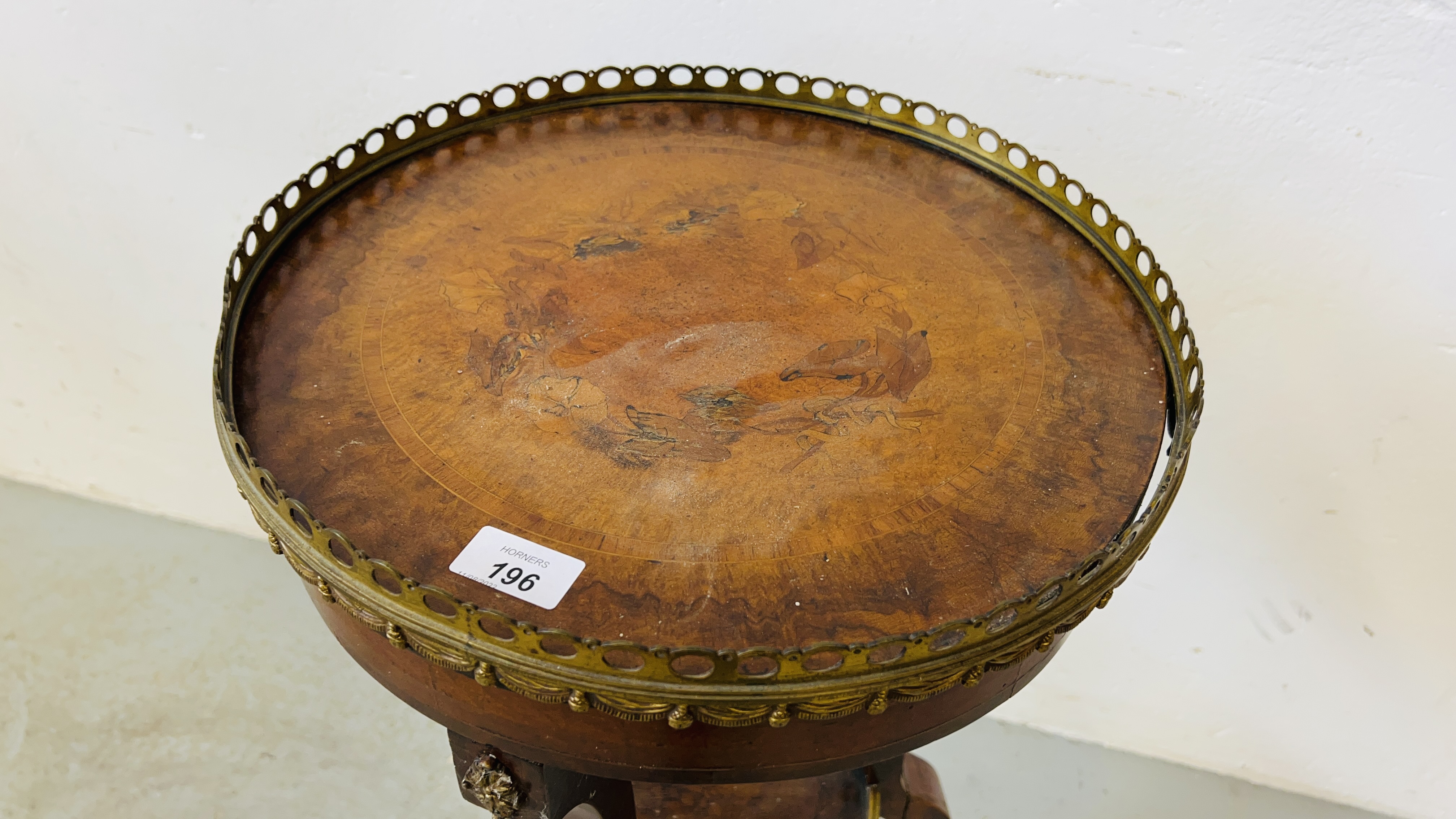 AN EARLY C19th FRENCH WALNUT AND MARQUETRY CIRCULAR TABLE WITH UNDERTIER, H 76CM. - Image 2 of 7