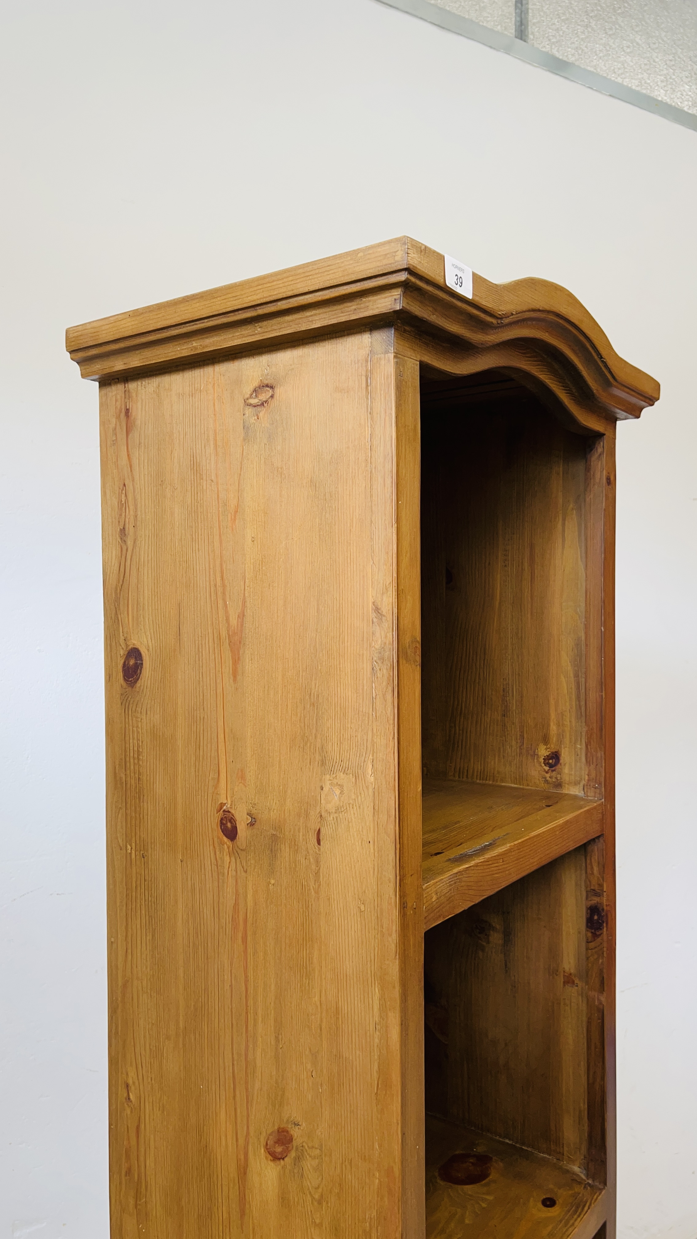 STAINED PINE FOUR TIER NARROW BOOK SHELF WITH SINGLE DRAWER TO BASE 50CM X 35CM X 190CM. - Image 6 of 6