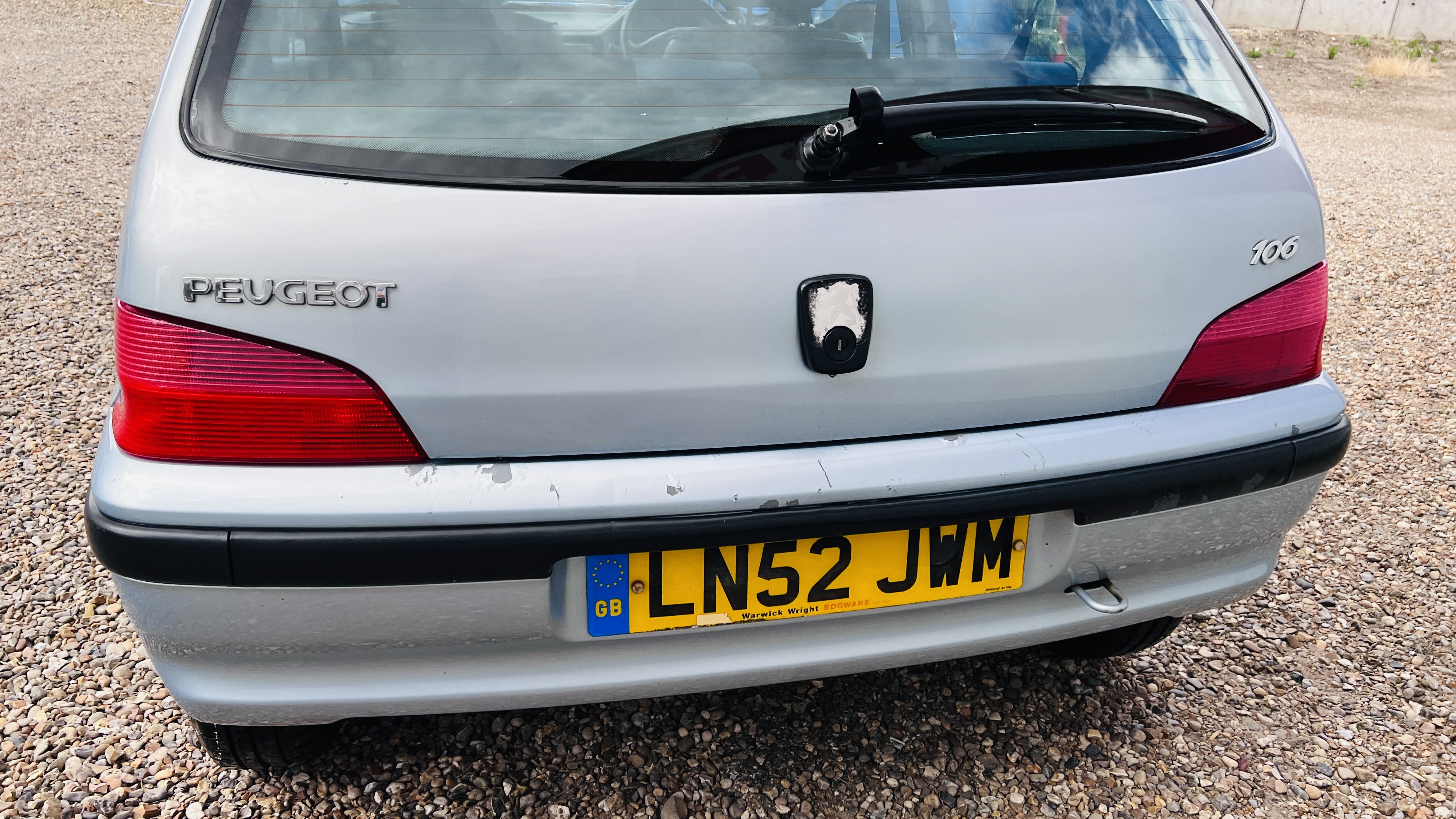 PEUGEOT 106 INDEPENDANCE 3 DOOR HATCHBACK - LN52 JWM. FIRST REG: 20.09.2002. SILVER. 1124cc. PETROL. - Image 4 of 13