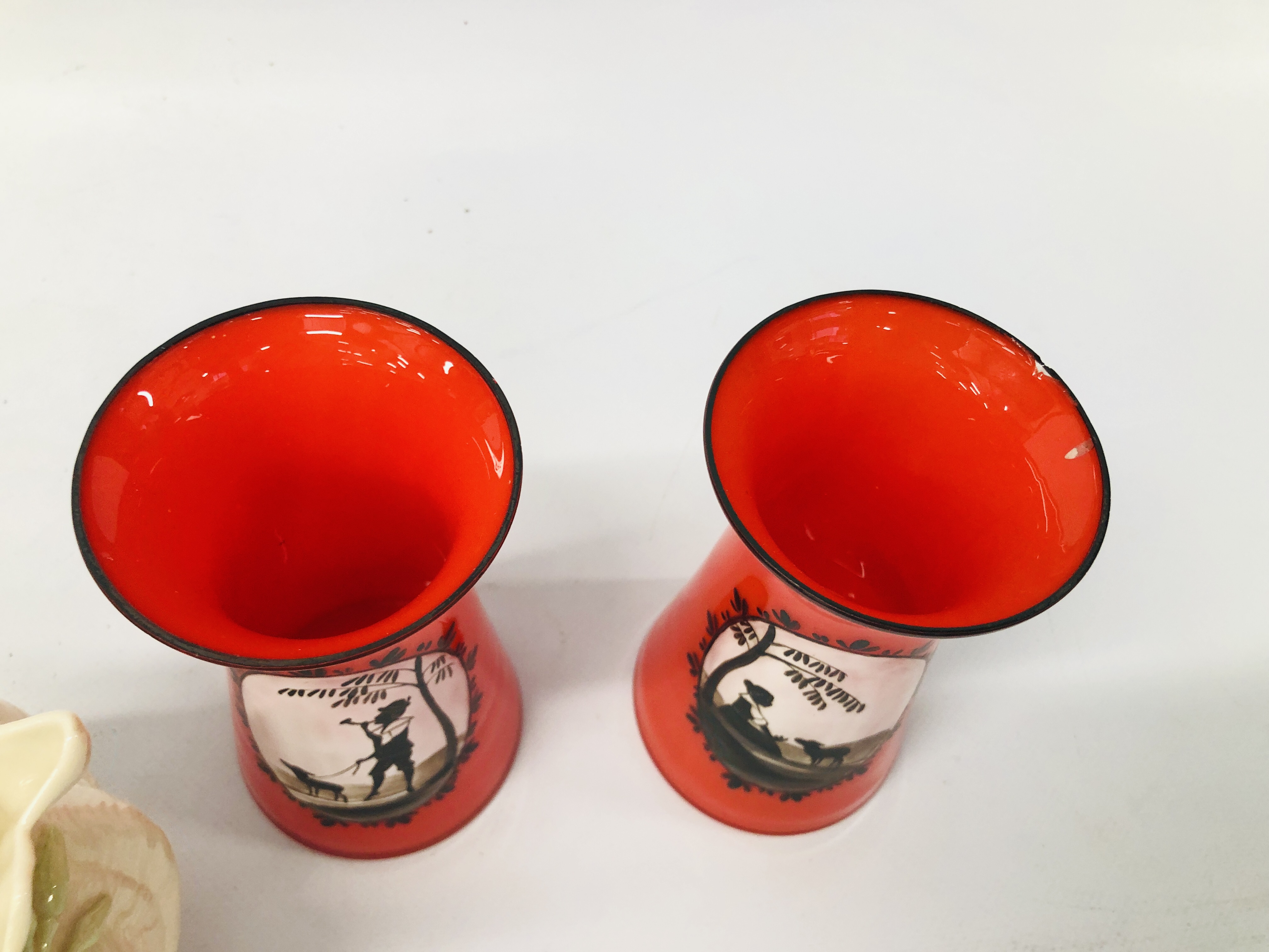 PAIR OF VINTAGE RED GLASS VASES DECORATED WITH A BLACK AND WHITE CAMEO DESIGN A/F, BELLEEK VASE. - Image 3 of 6