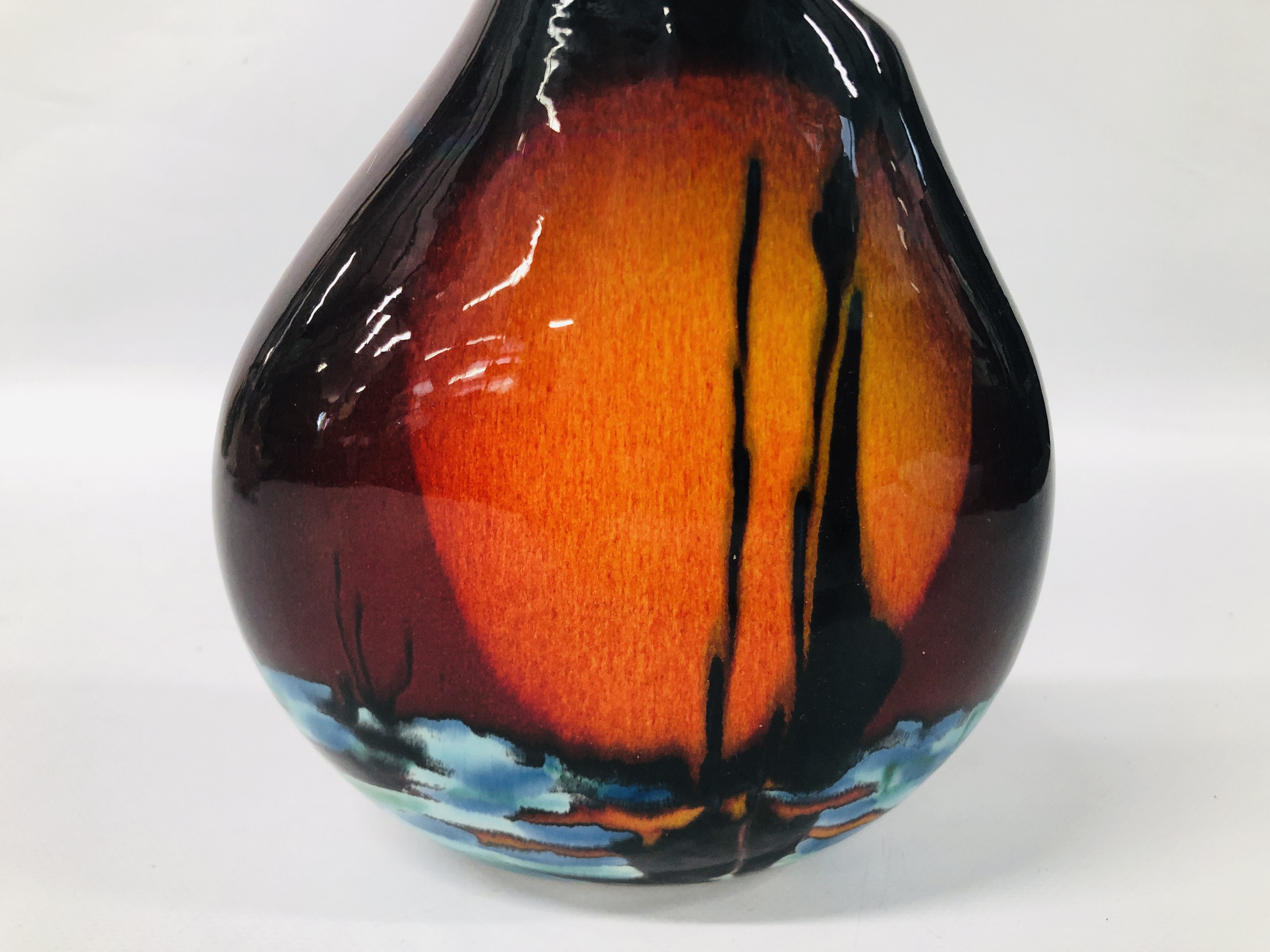 AN ANITA HARRIS STUDIO POTTERY TEARDROP VASE "COMING HOME", H 23CM. - Image 3 of 7