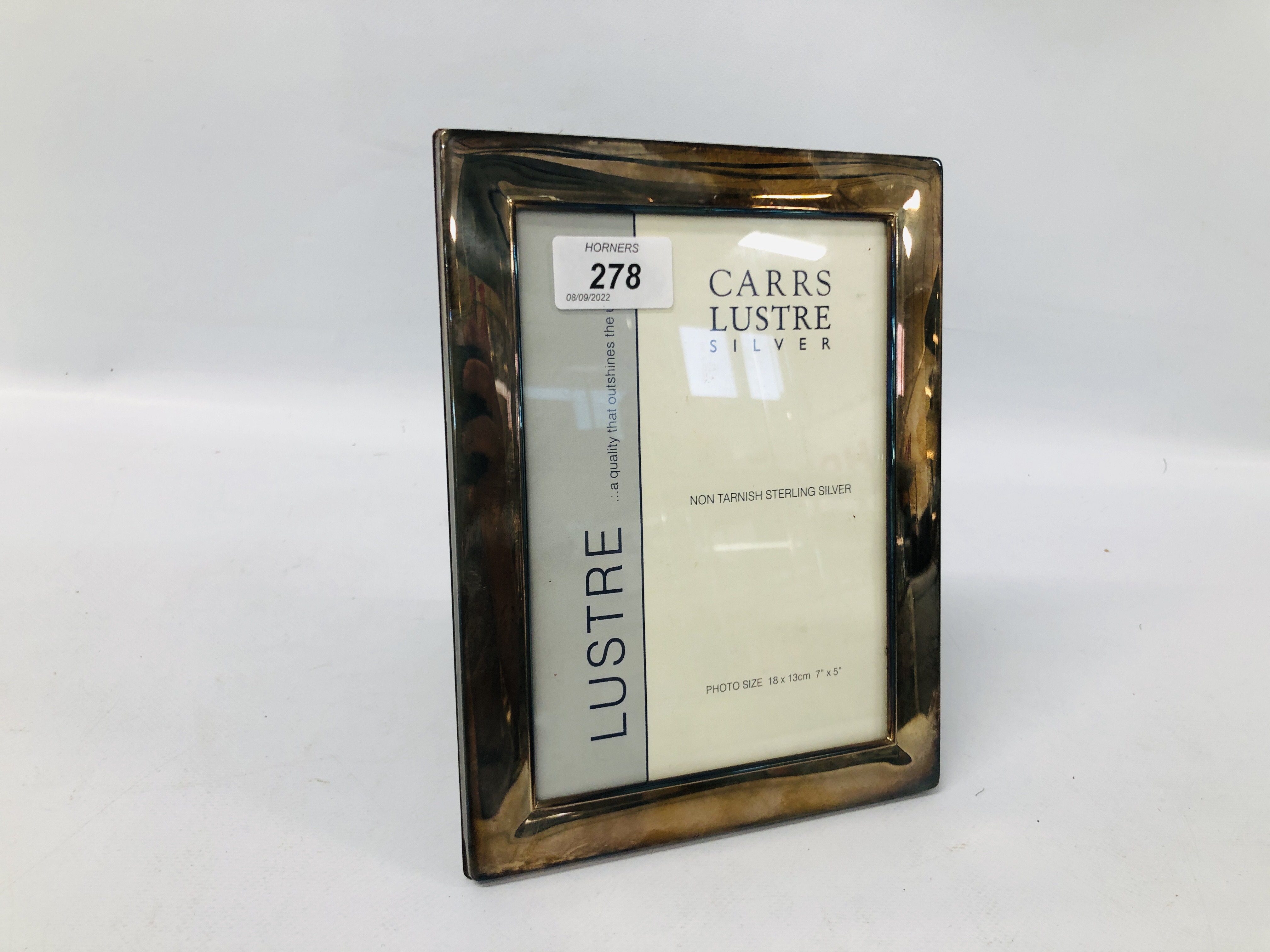 "CARRS LUSTRE" SILVER PHOTO FRAME IN ORIGINAL PRESENTATION BOX.