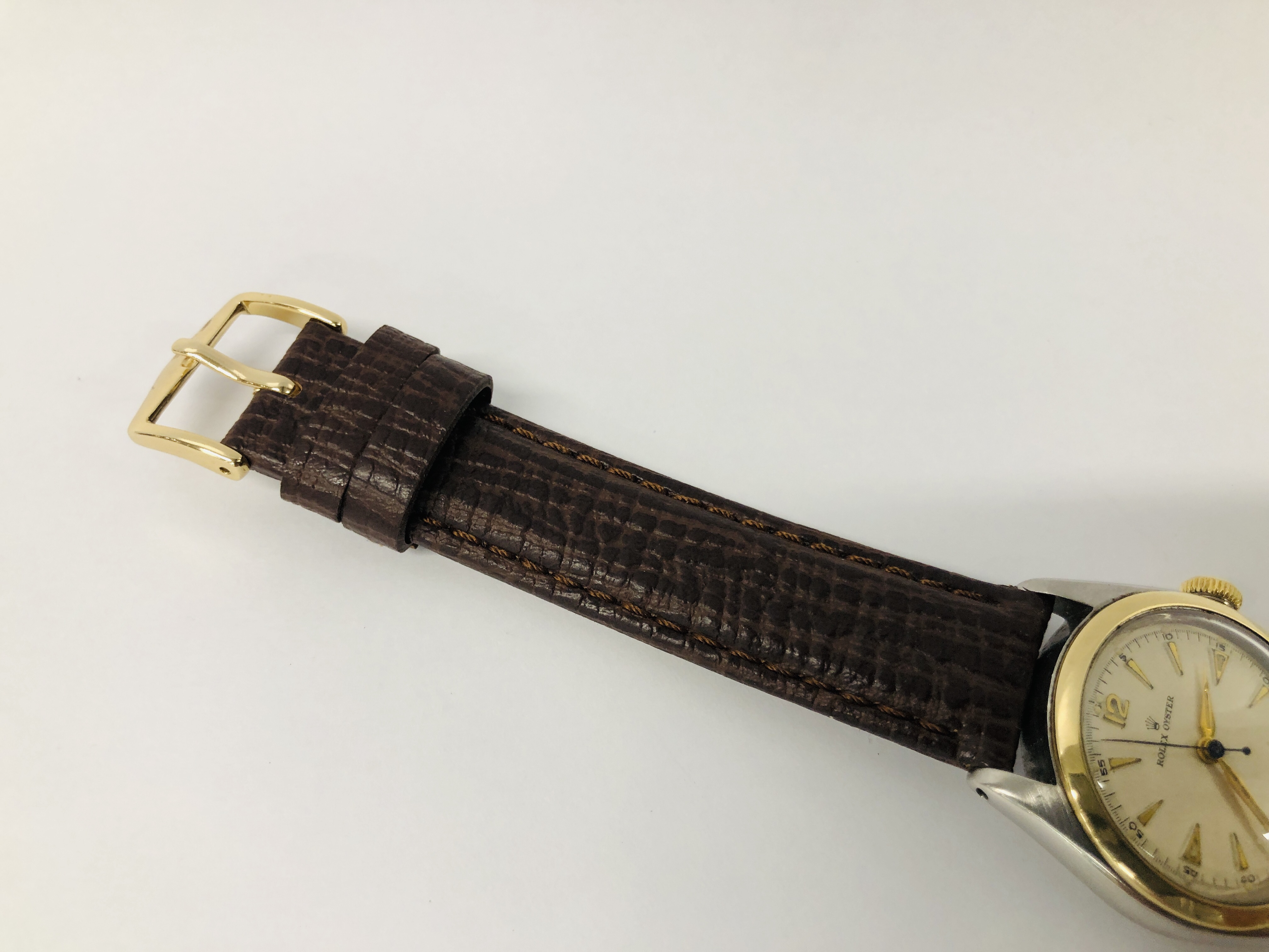 A VINTAGE CIRCA 1950 GENTLEMANS ROLEX OYSTER WRIST WATCH ON BROWN LEATHER REPLACEMENT STRAP. - Image 3 of 10