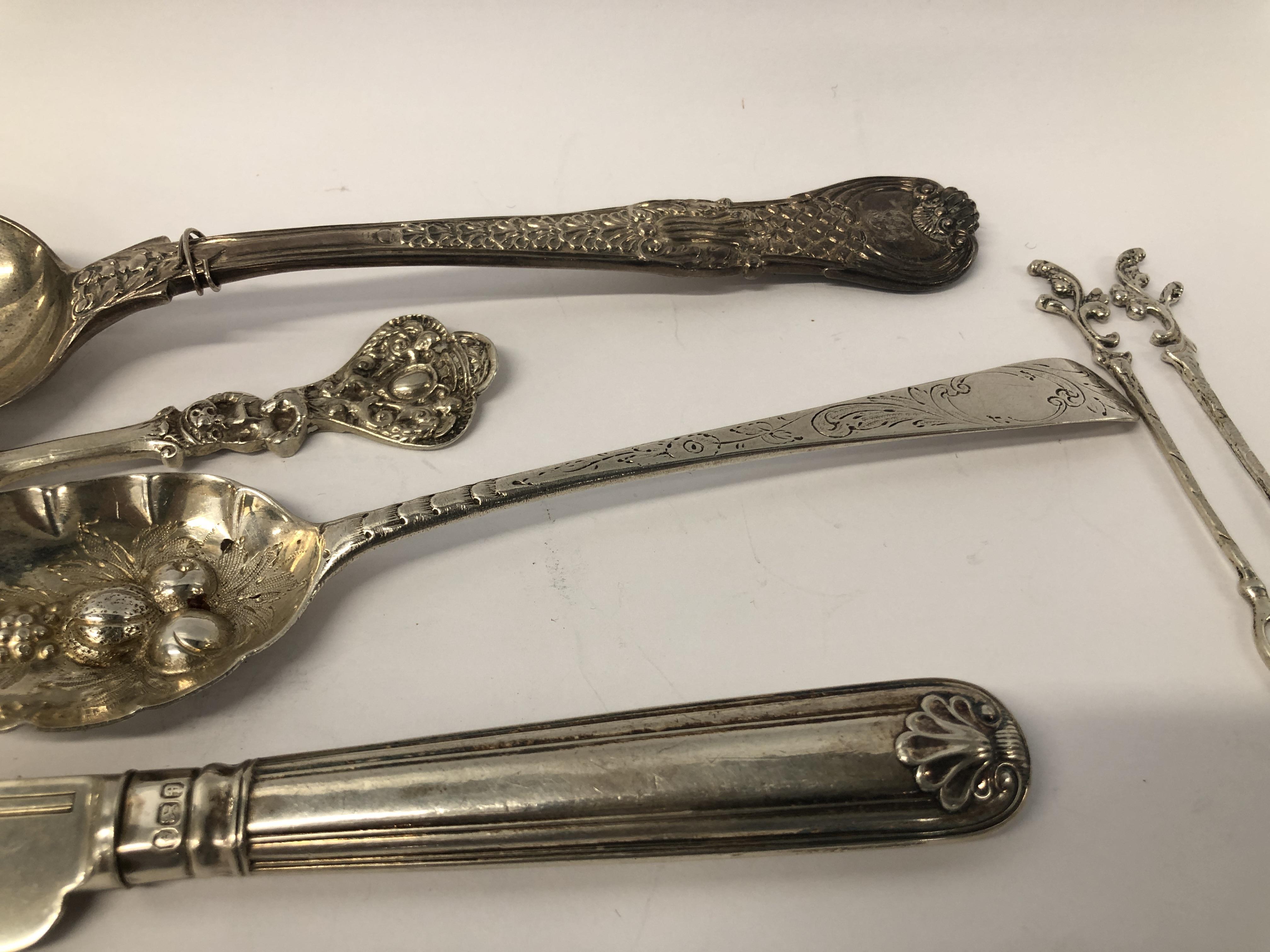 3 VARIOUS SILVER FRUIT SPOONS, GEORGIAN AND LATER, ALONG WITH CAKE KNIFE, SHEFFIELD ASSAY, - Image 4 of 9