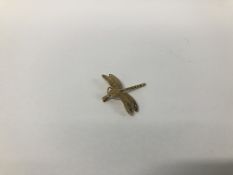 9CT GOLD DRAGONFLY PENDANT / BROOCH.