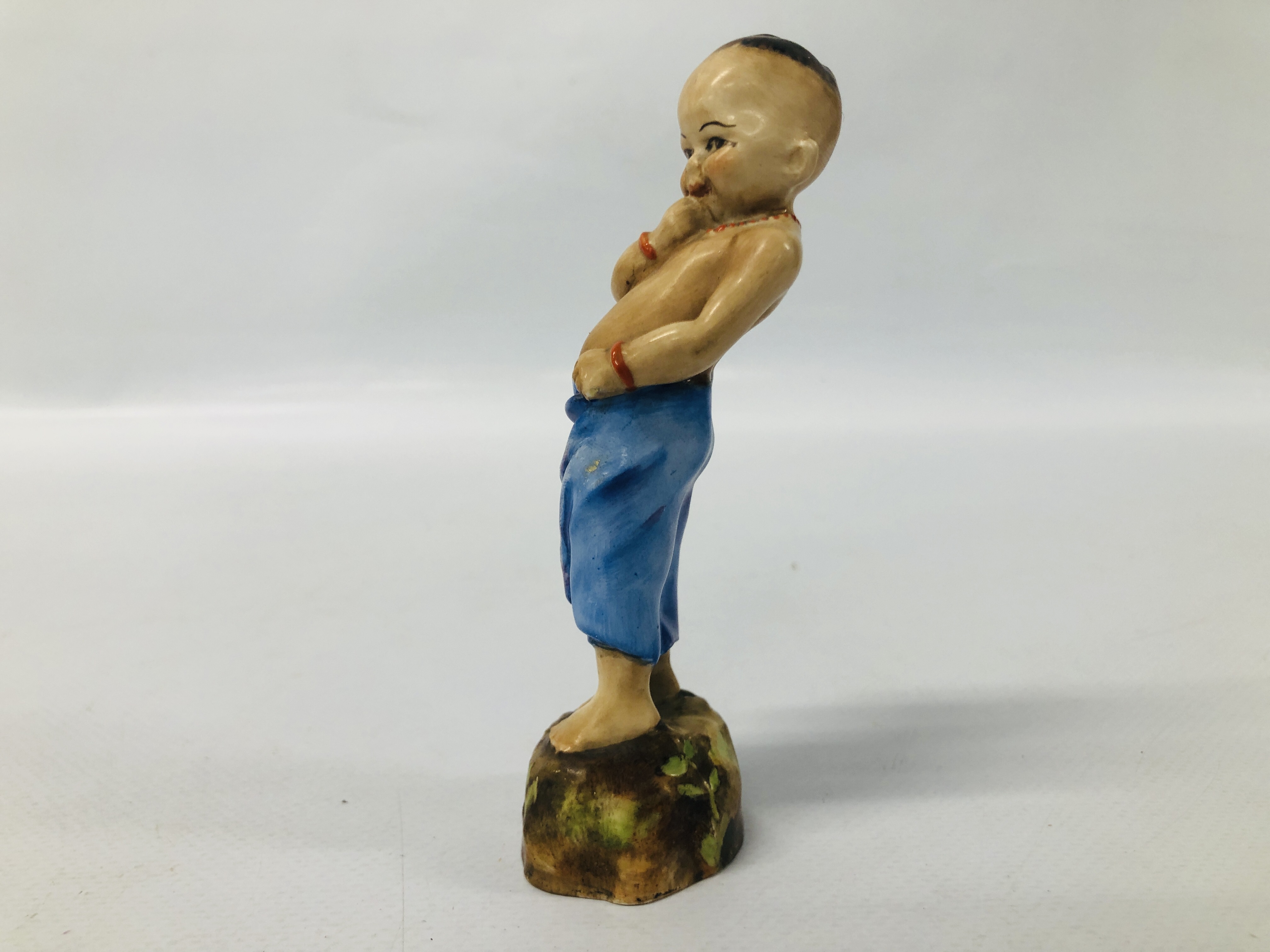 A ROYAL WORCESTER FIGURE "BURMAH 3068" BY F. DOUGHTY, H 12CM. - Image 7 of 10