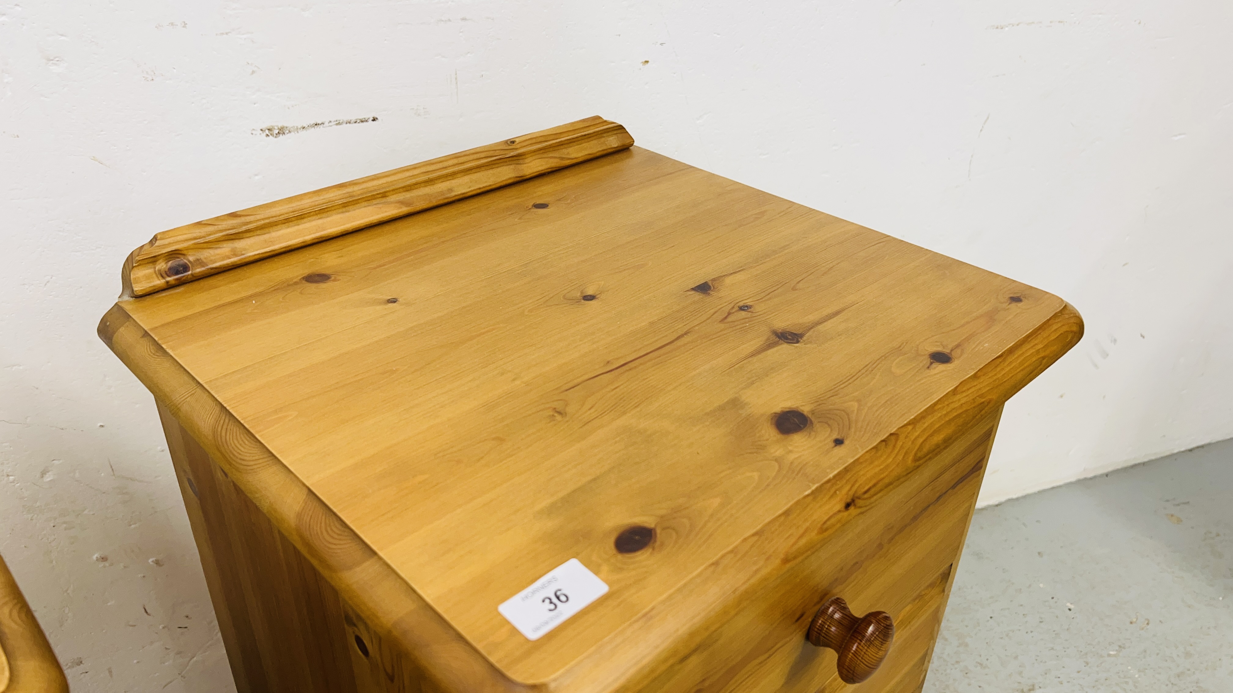 A PAIR OF GOOD QUALITY HONEY PINE THREE DRAWER BEDSIDE CABINETS WIDTH 46CM. DEPTH 40CM. HEIGHT 70CM. - Image 5 of 6