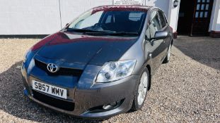 TOYOTA AURIS SR180D-CAT - SB57 WMV. FIRST REG: 11.01.2008. GREY. 2231cc. DIESEL.