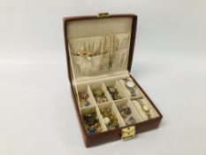 JEWELLERY BOX CONTAINING SILVER AND COSTUME JEWELLERY.