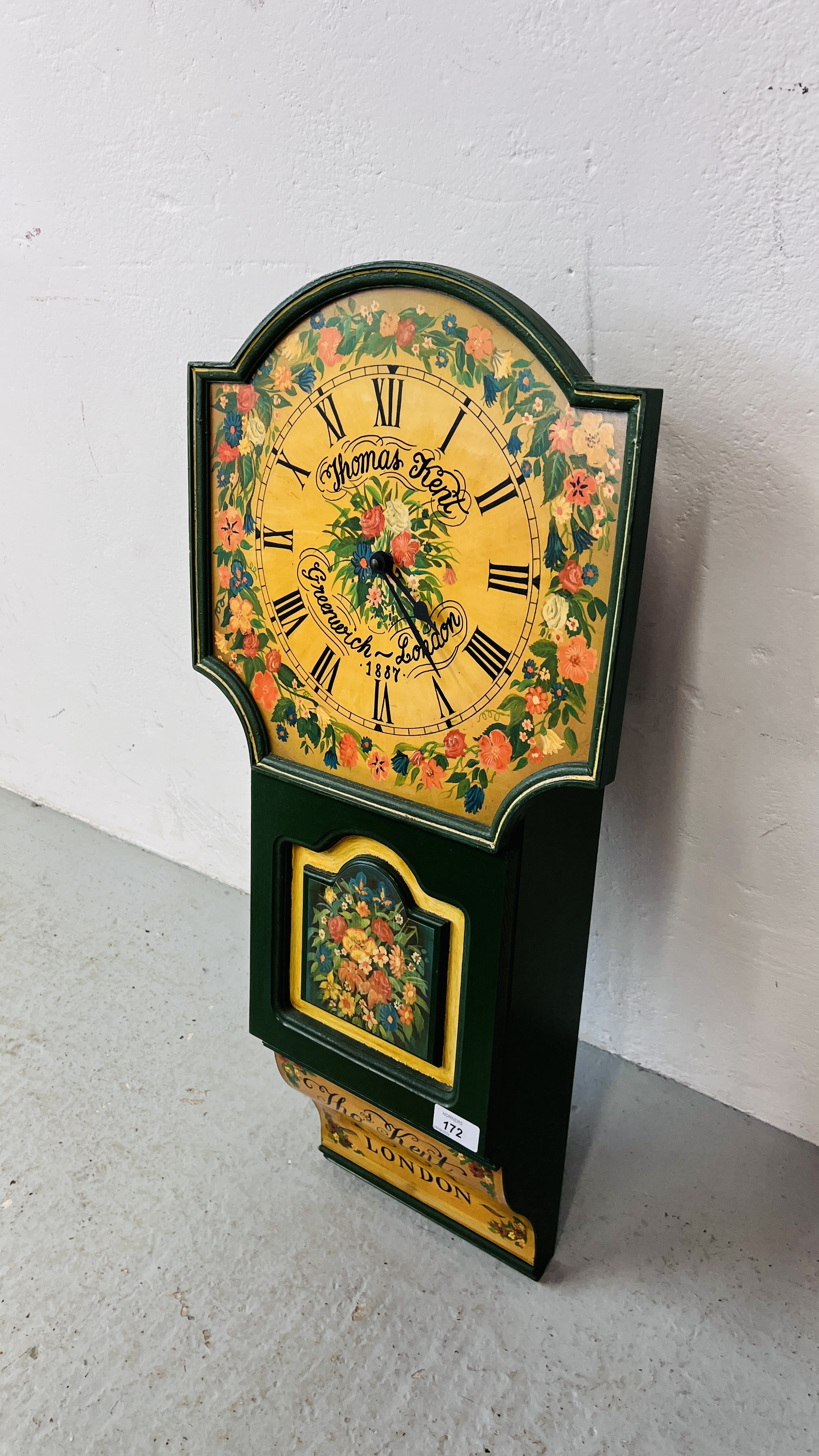 REPRODUCTION HANDPAINTED WALL CLOCK WITH QUARTZ MOVEMENT WITH DIAL MARKED THOMAS KENT. - Image 2 of 5