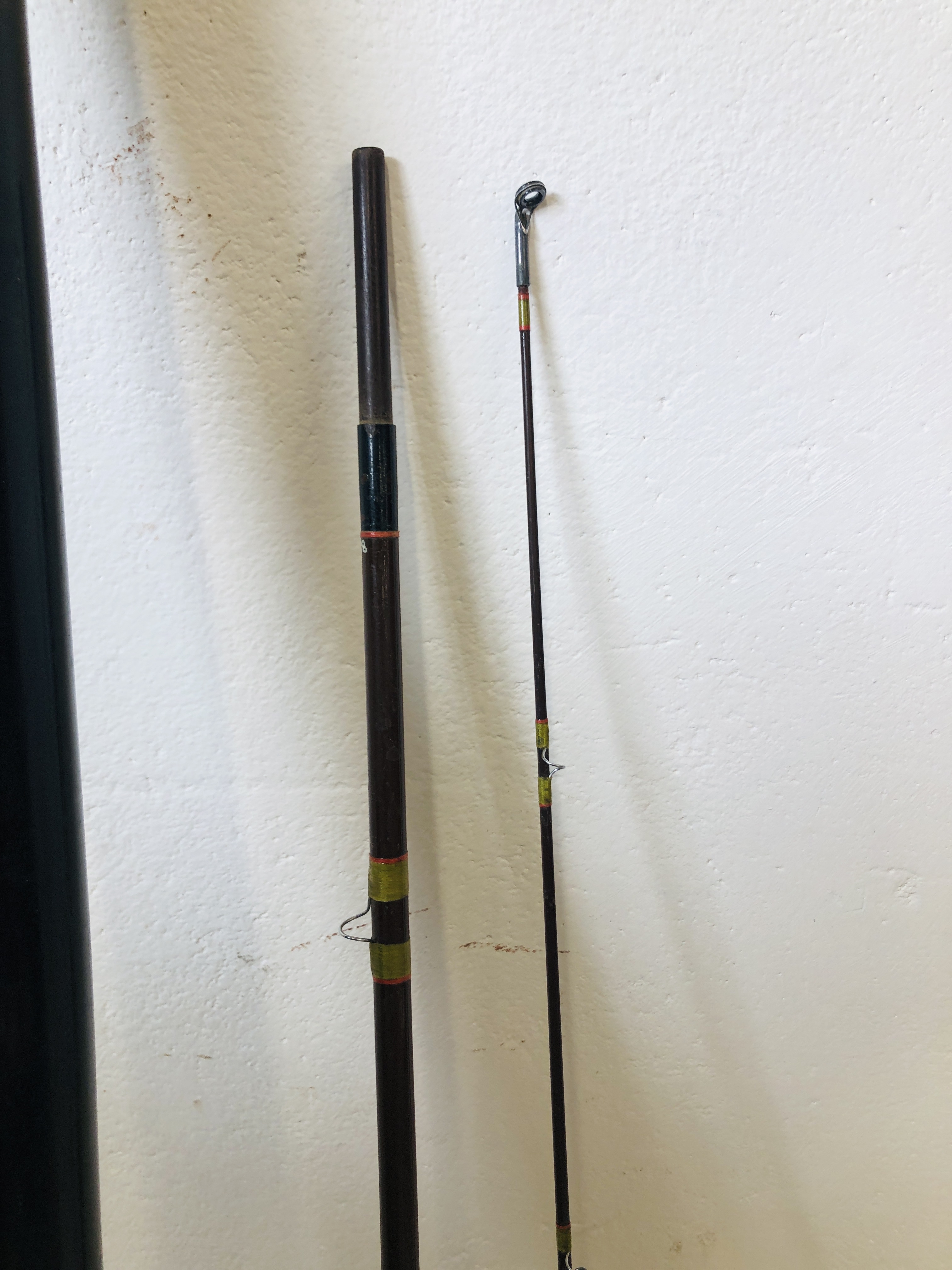 A HARDY 2 PIECE 9 FT 3 INCH RICHARD WALKER SUPER LIGHT FLY FISHING ROD #7/8 WITH SLEEVE AND TUBE. - Image 2 of 6