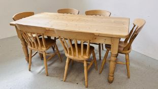 A HEAVY SOLID PINE FARMHOUSE KITCHEN TABLE ON TURNED LEG WITH DRAWER TO END W 90CM,