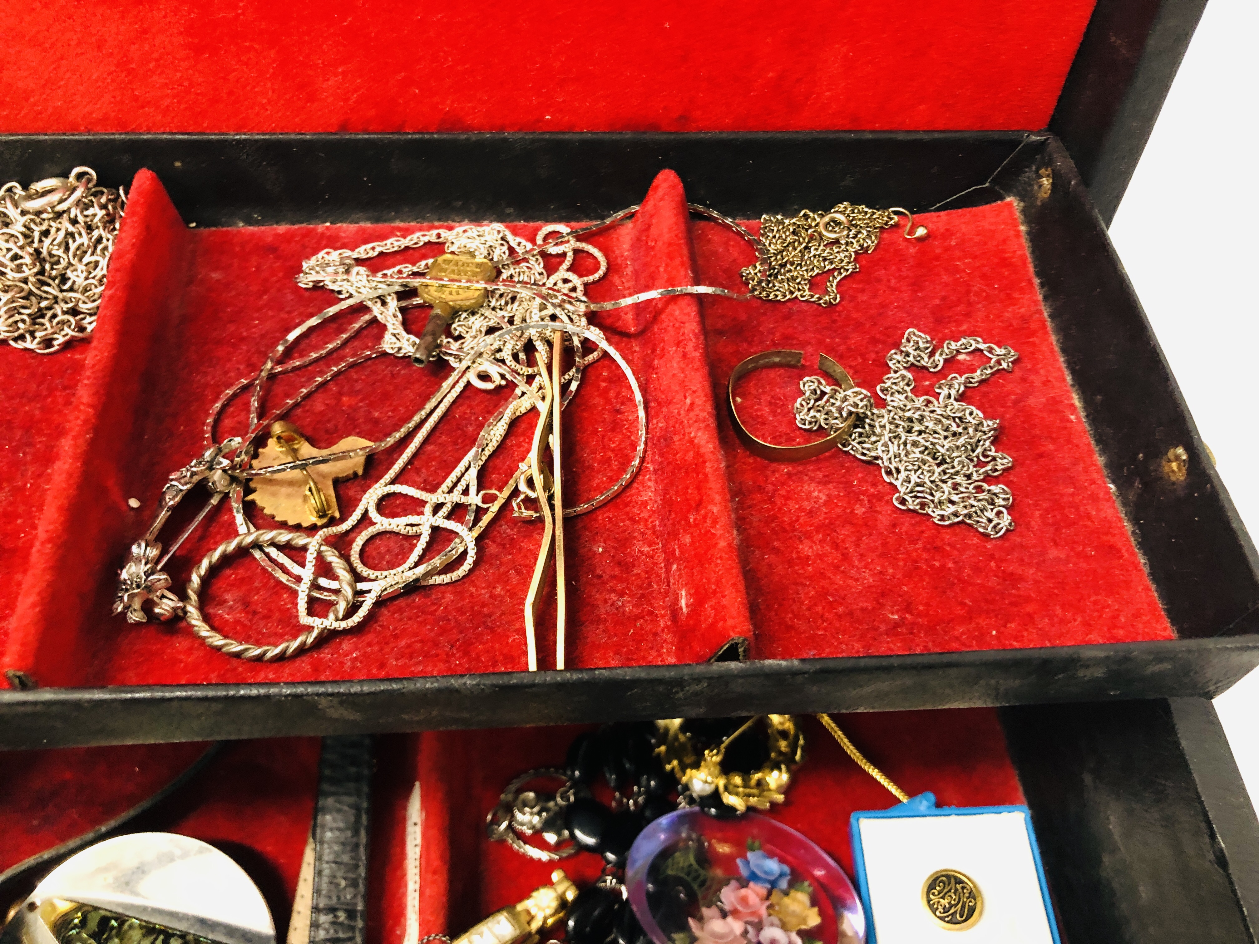 JEWELLERY BOX CONTAINING MIXED SILVER AND COSTUME JEWELLERY TO INCLUDE SILVER CHARM BRACELET, - Image 9 of 9