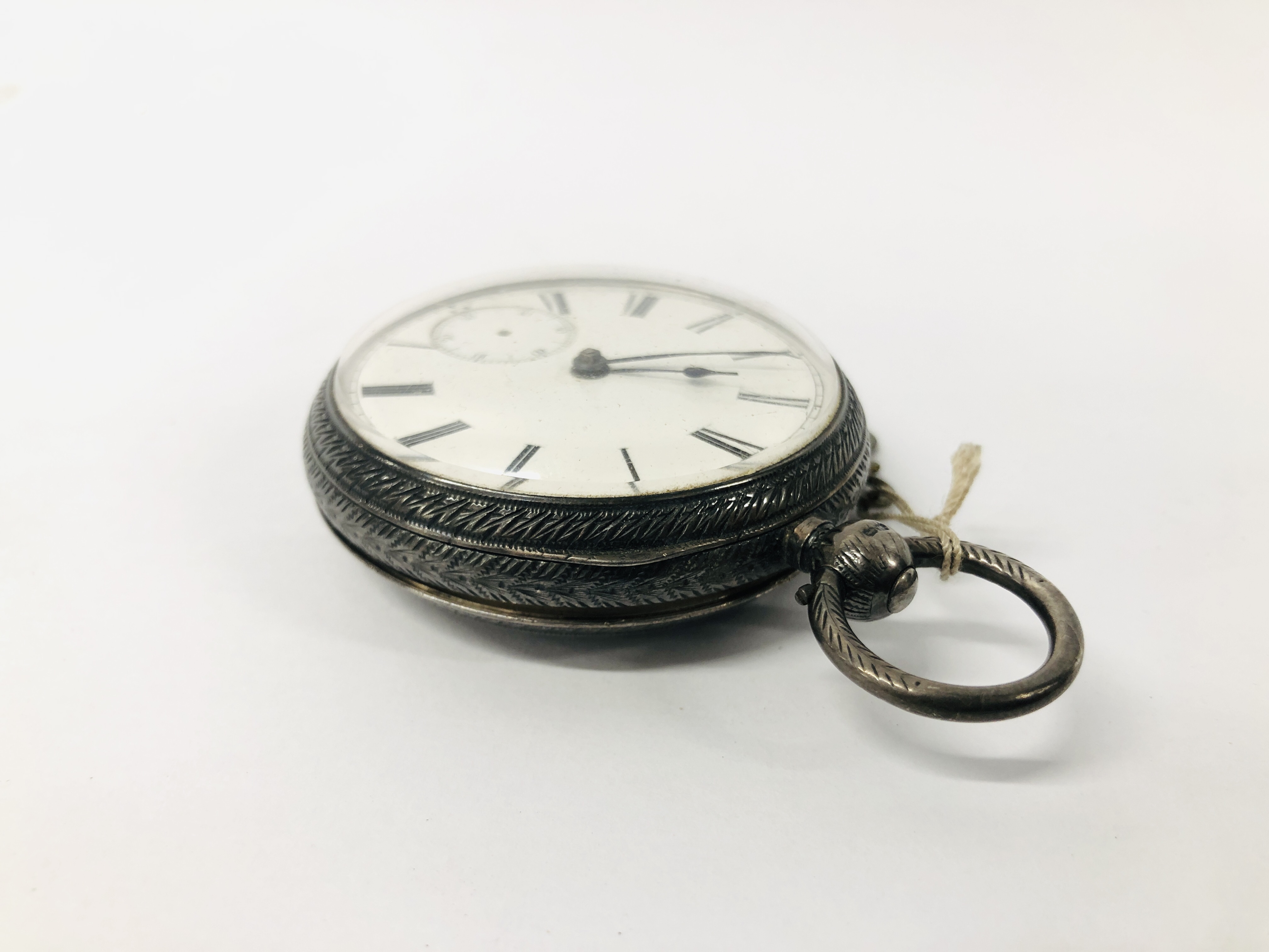 A SILVER CASED GENTLEMANS POCKET WATCH WITH KEY - Image 3 of 10
