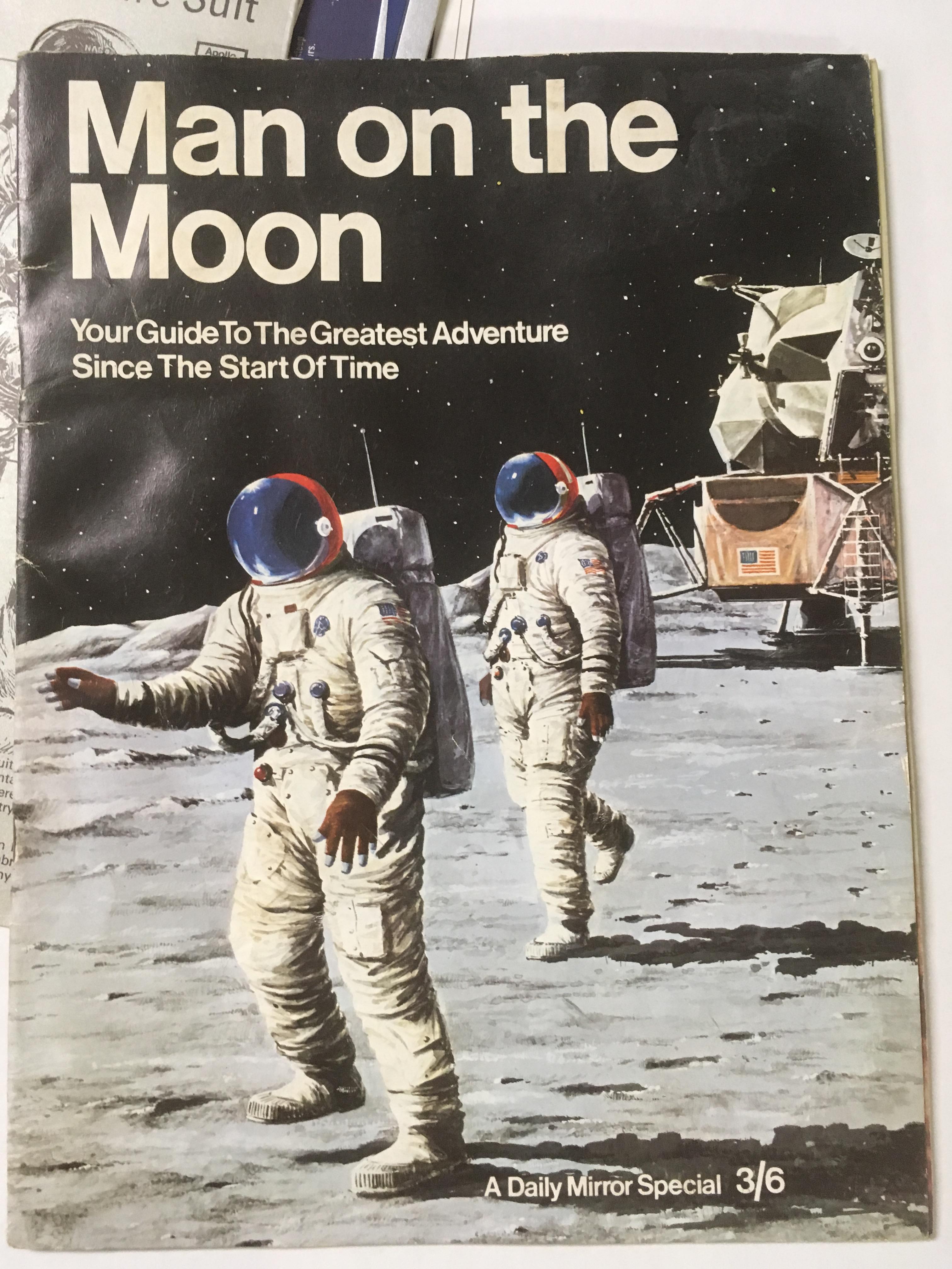 GEMINI SCAN c1969 TOUCHDOWN ON THE MOON PACK, APPEARS COMPLETE, ALSO AILY MIRROR SPECIAL SUPPLEMENT. - Image 2 of 2