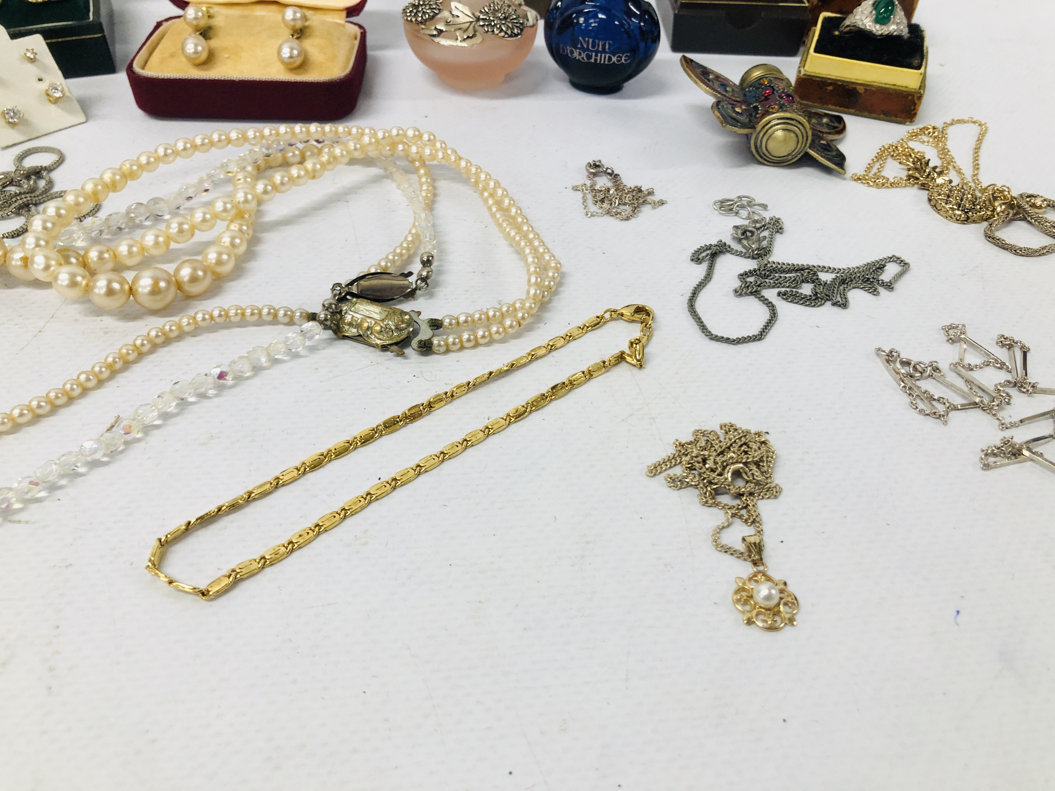 9CT GOLD AND PEARL EARRINGS PLUS SILVER RINGS, NECKLACES AND VINTAGE PERFUME BOTTLES ETC. - Image 2 of 7