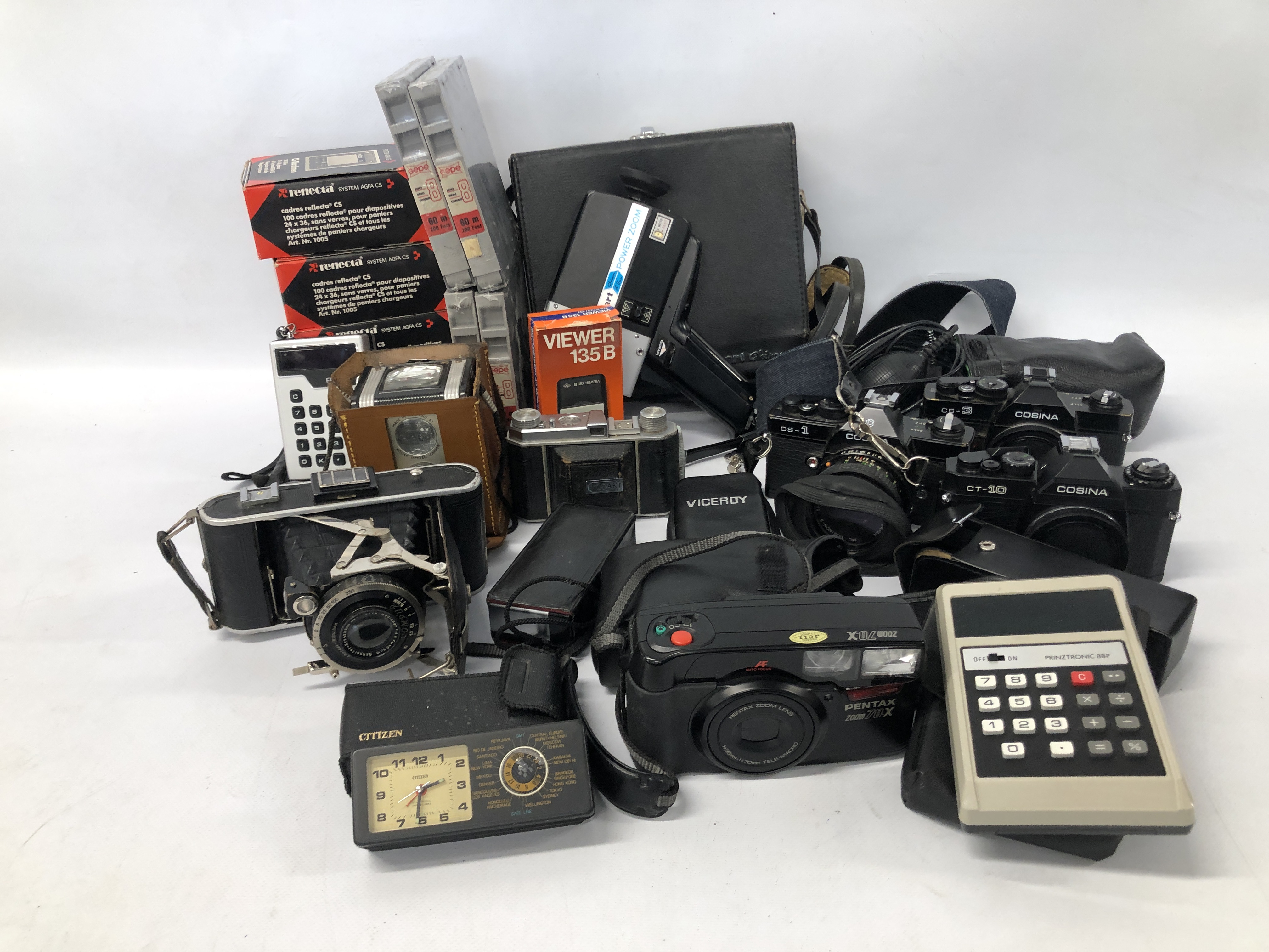 COLLECTION OF CAMERAS, EQUIPMENT AND ACCESSORIES TO INCLUDE CASINA CS-1 KODAK RETINA A/F,