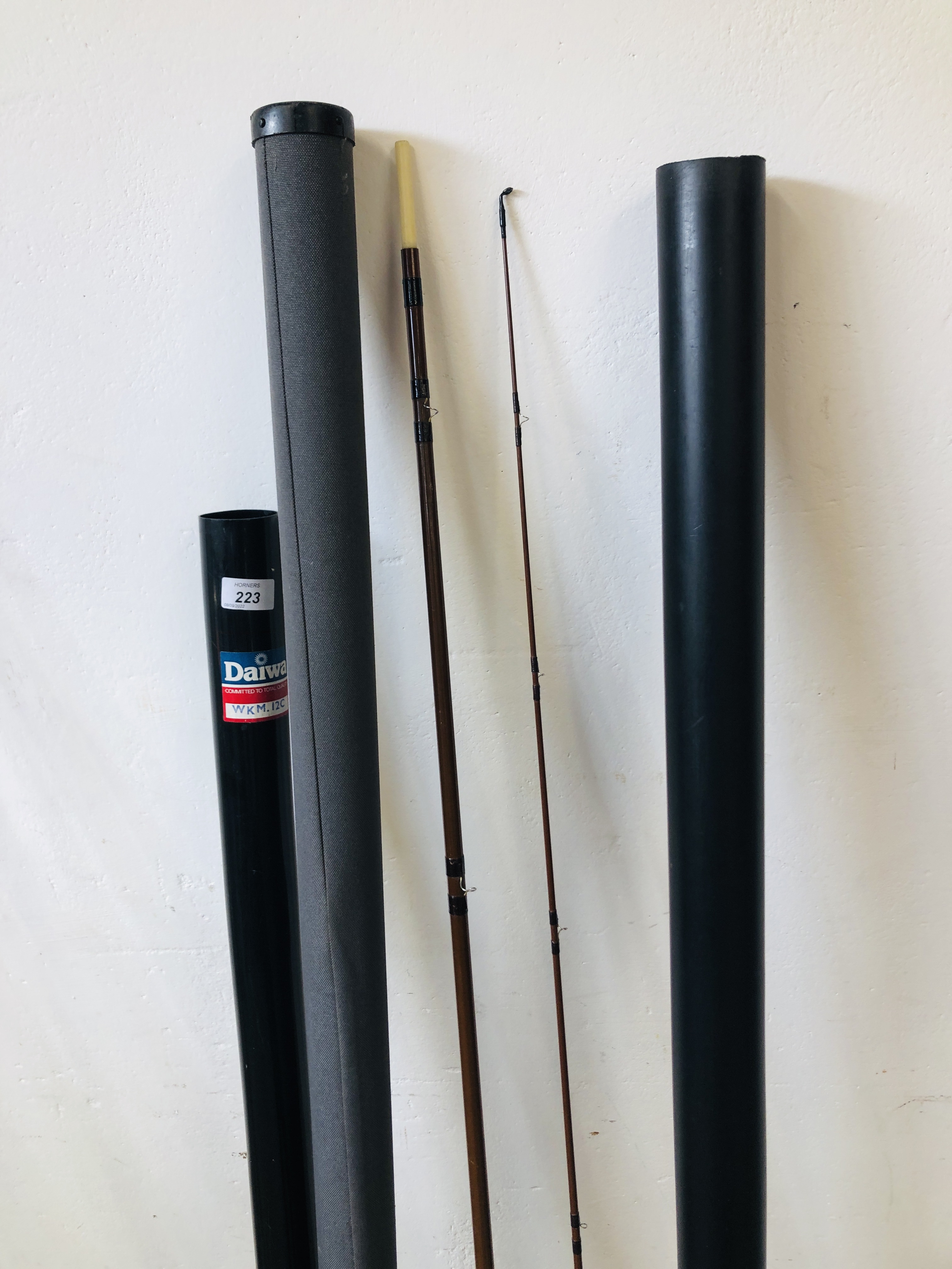 FOUR FLY FISHING RODS TO INCLUDE NORMARK THREE PIECE AND ONE OTHER TWO PIECE ROD AND THREE PIECE - Image 8 of 8