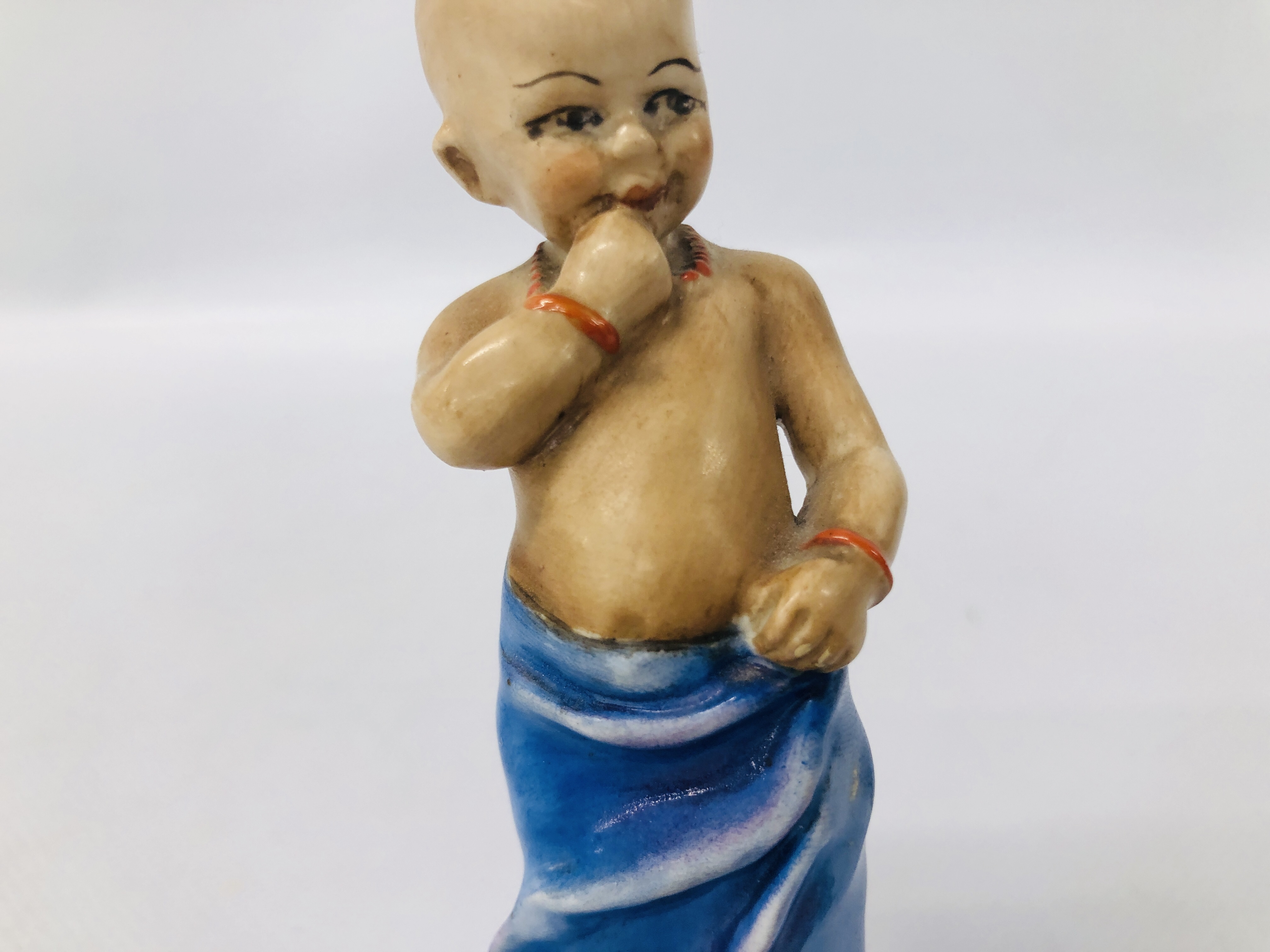 A ROYAL WORCESTER FIGURE "BURMAH 3068" BY F. DOUGHTY, H 12CM. - Image 3 of 10