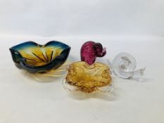 2 X ART GLASS DISHES ALONG WITH AN ART GLASS ELEPHANT AND SNAIL PAPERWEIGHT.