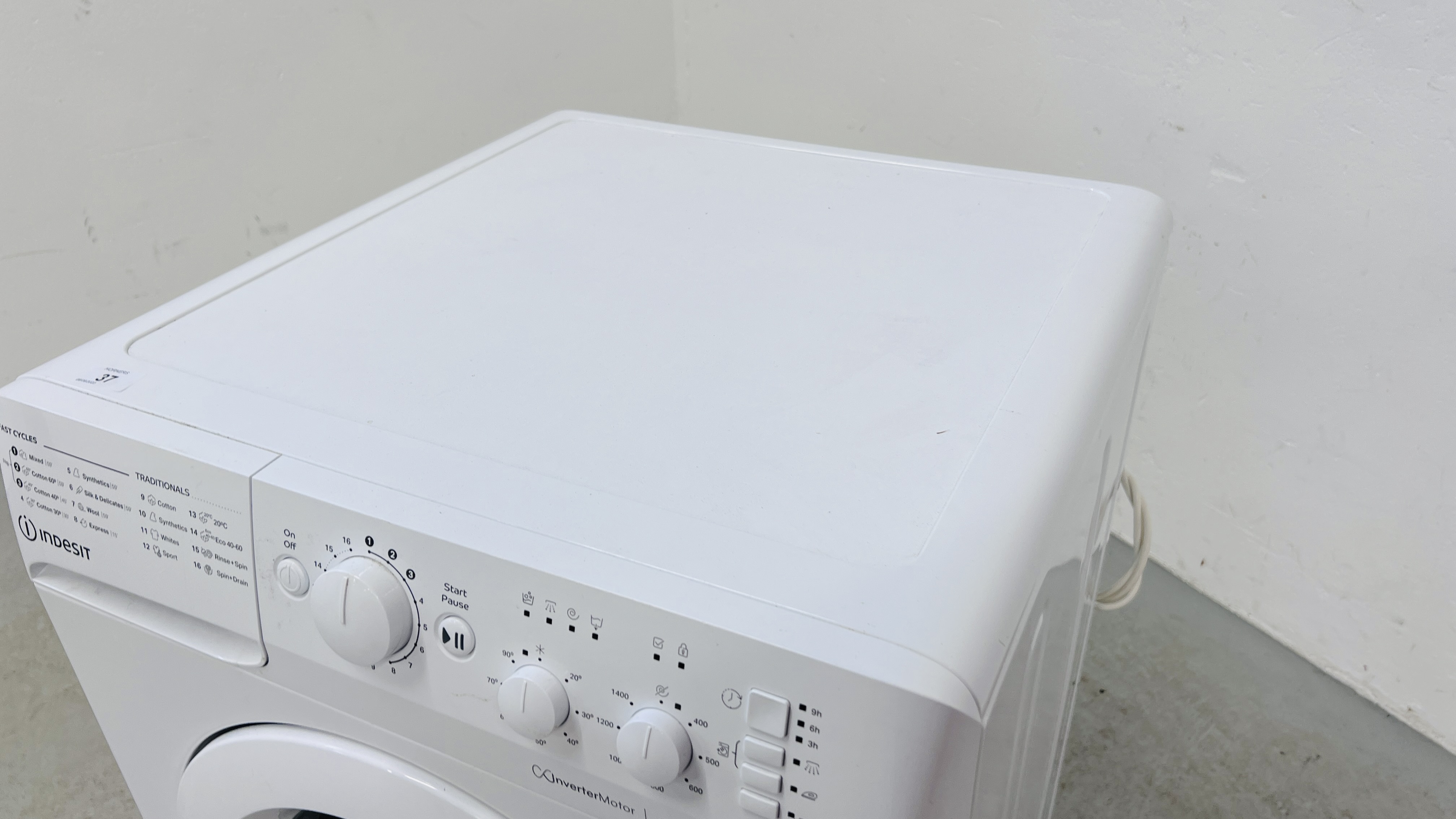 INDESIT 1400 SPIN 9KG WASHING MACHINE - SOLD AS SEEN - Image 6 of 8