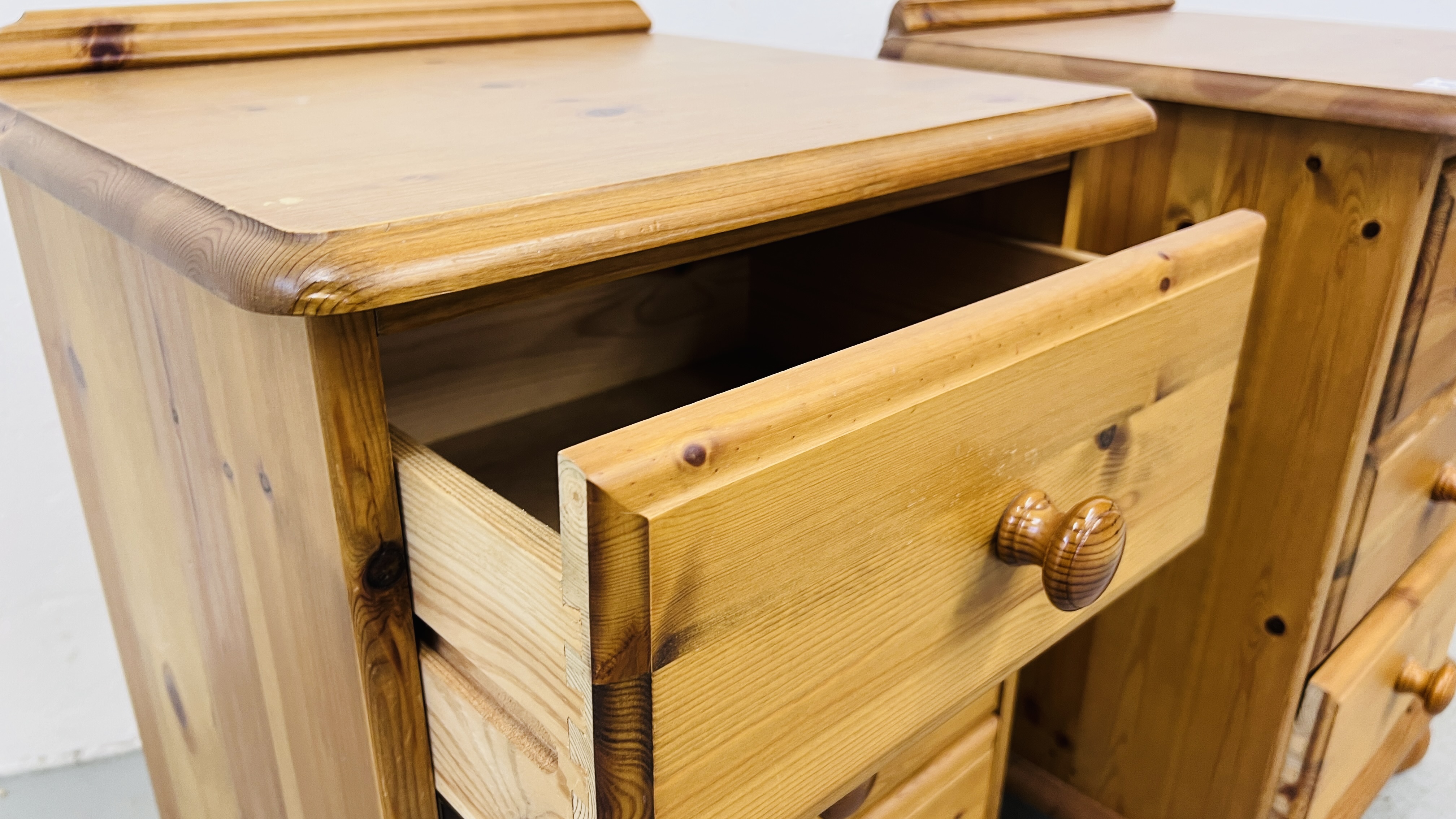 A PAIR OF GOOD QUALITY HONEY PINE THREE DRAWER BEDSIDE CABINETS WIDTH 46CM. DEPTH 40CM. HEIGHT 70CM. - Image 6 of 6