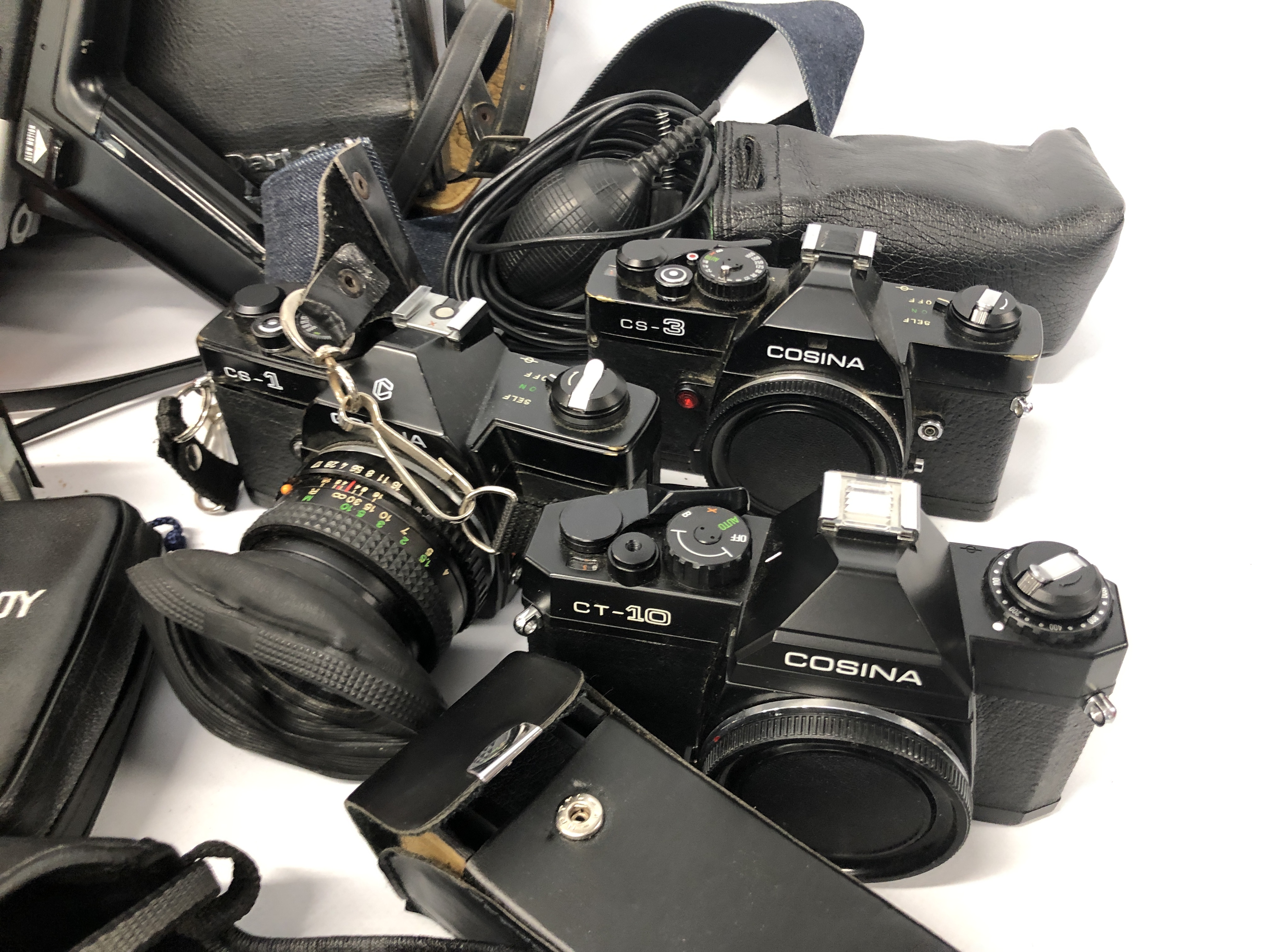 COLLECTION OF CAMERAS, EQUIPMENT AND ACCESSORIES TO INCLUDE CASINA CS-1 KODAK RETINA A/F, - Image 3 of 6