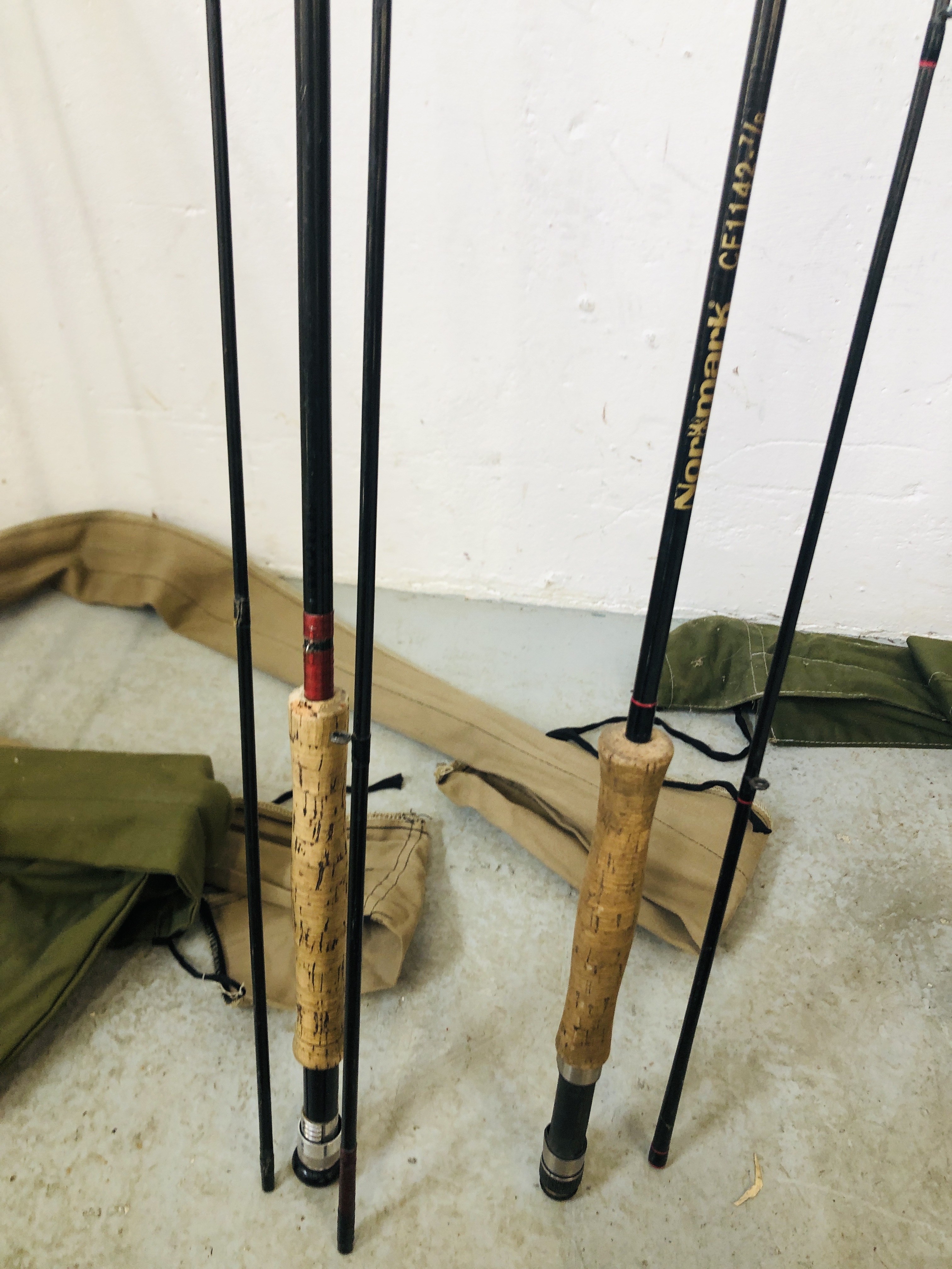 FOUR FLY FISHING RODS TO INCLUDE NORMARK THREE PIECE AND ONE OTHER TWO PIECE ROD AND THREE PIECE - Image 6 of 8
