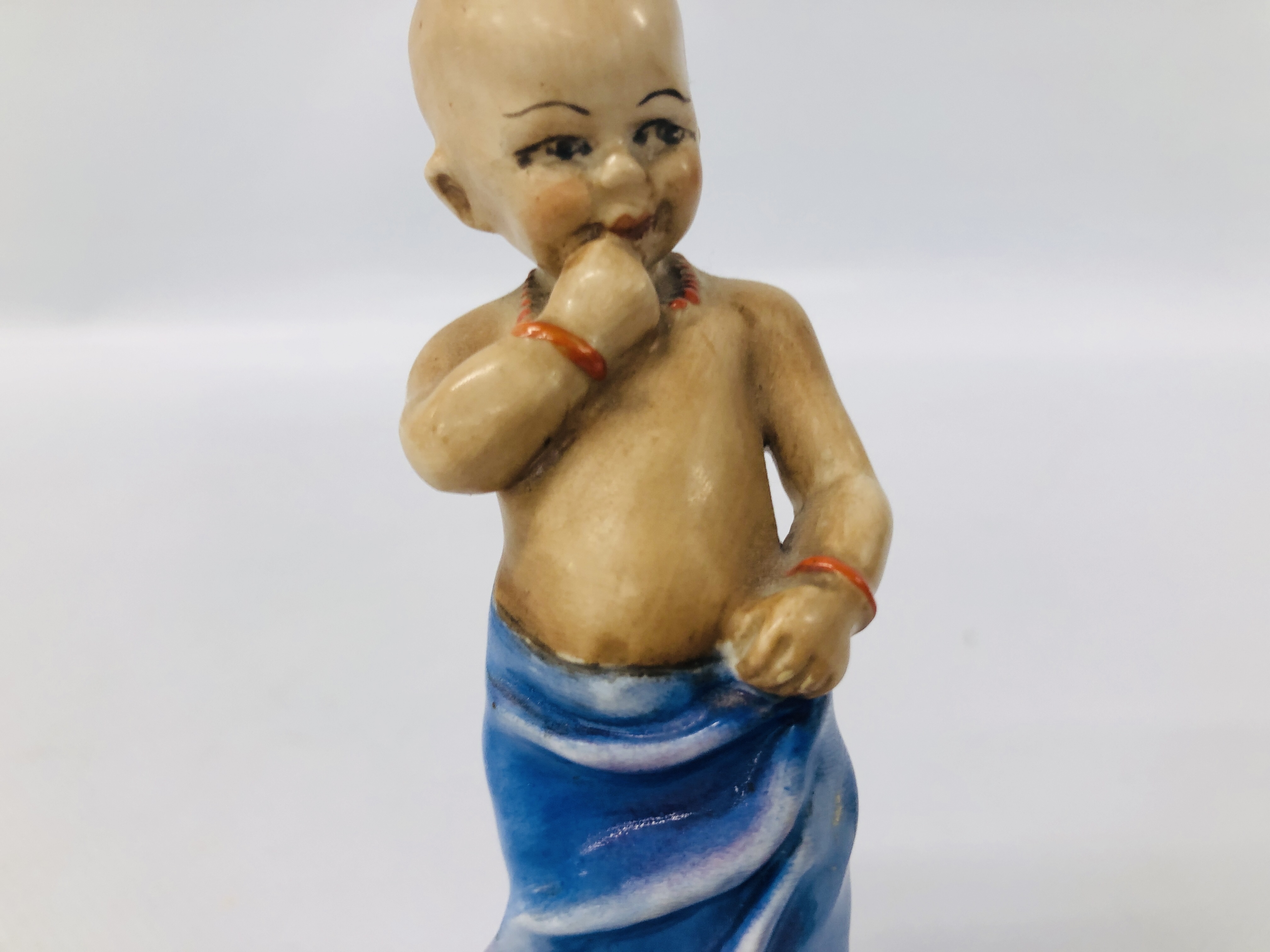 A ROYAL WORCESTER FIGURE "BURMAH 3068" BY F. DOUGHTY, H 12CM. - Image 2 of 10