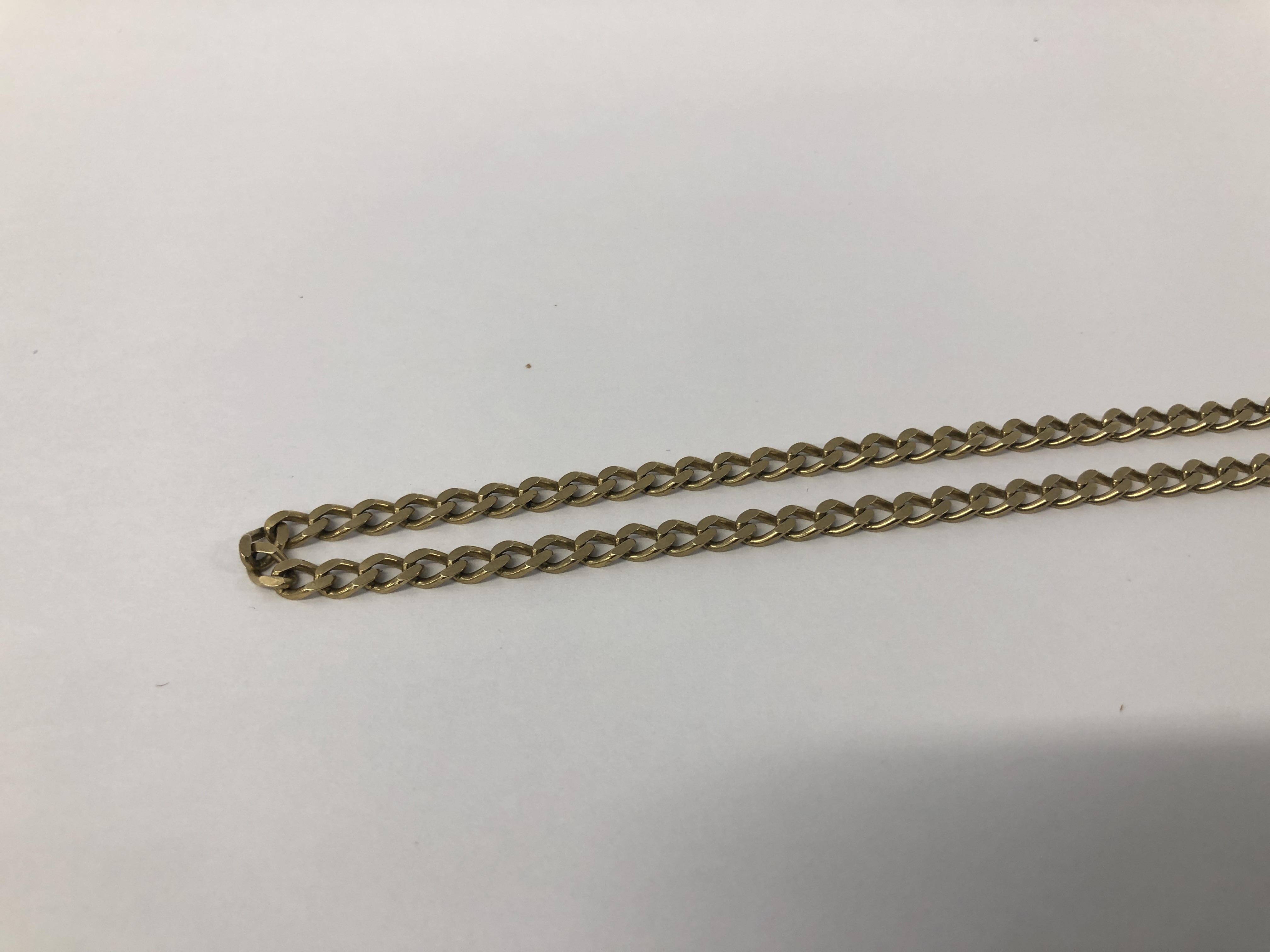 A 9CT GOLD CHAIN NECKLACE WITH FLAT OVAL LINKS, L 51CM. - Image 2 of 5