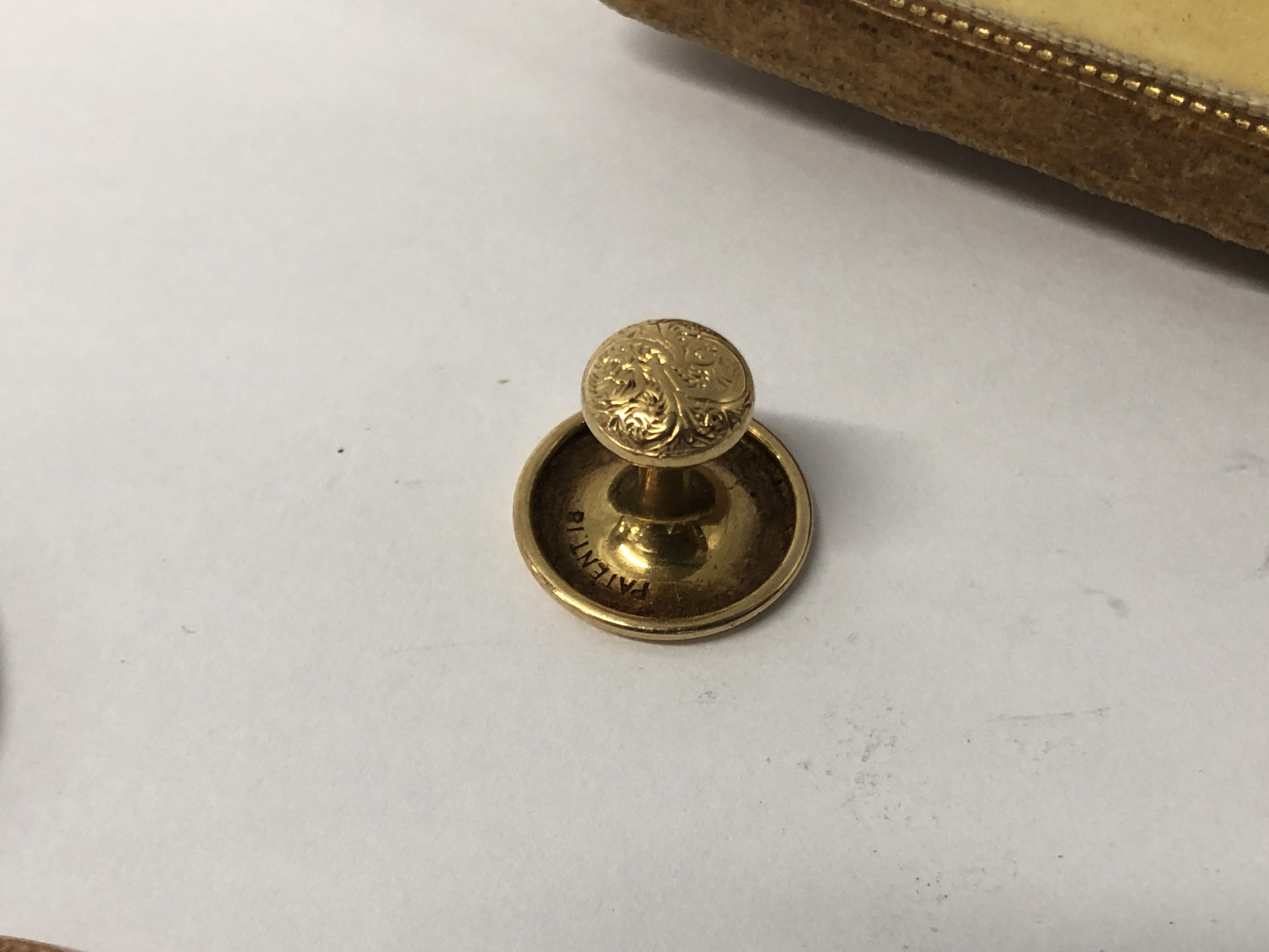 A PAIR OF 9CT. GOLD CUFFLINKS ALONG WITH TWO 9CT. - Image 5 of 9