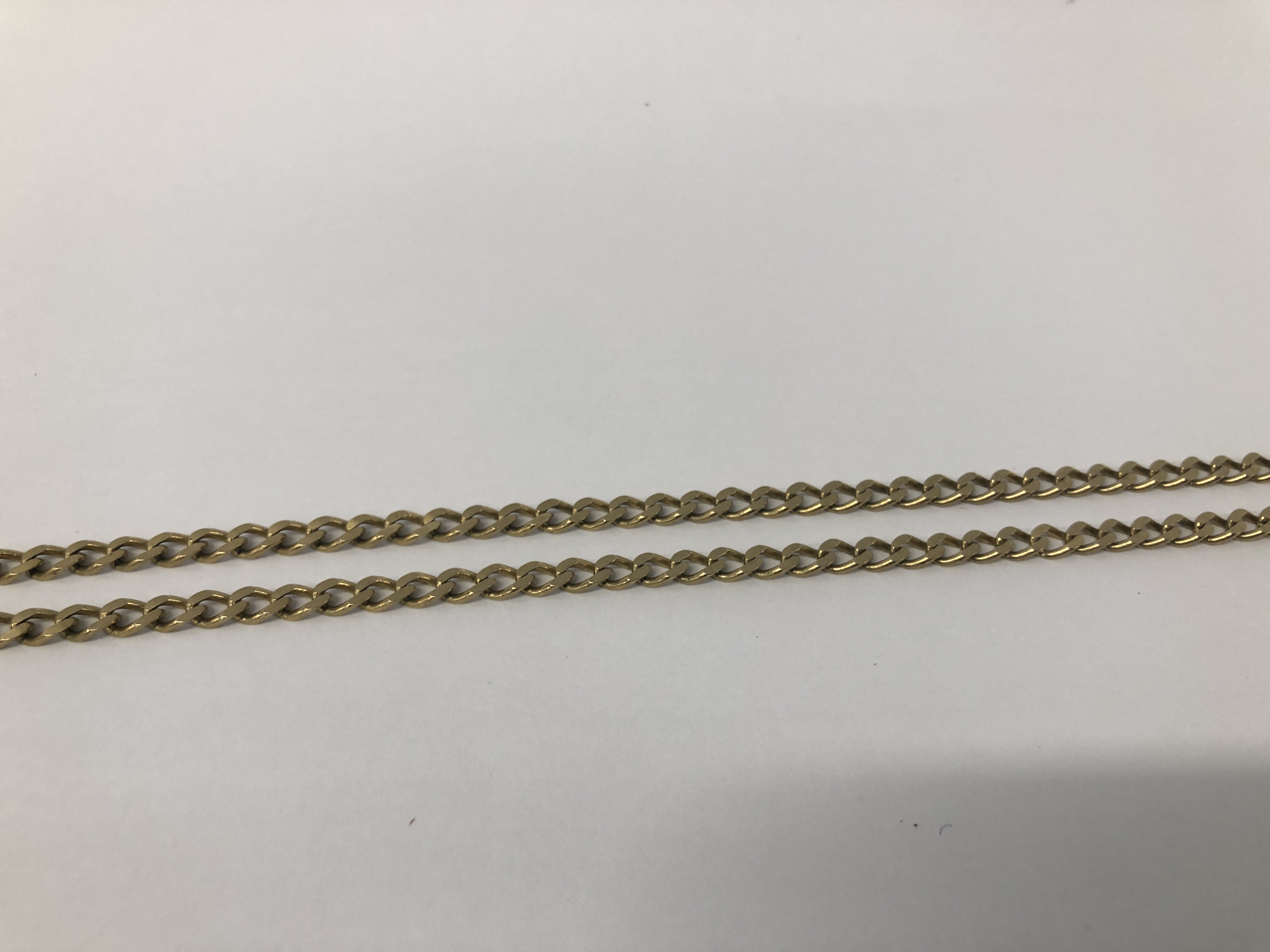 A 9CT GOLD CHAIN NECKLACE WITH FLAT OVAL LINKS, L 51CM. - Image 3 of 5