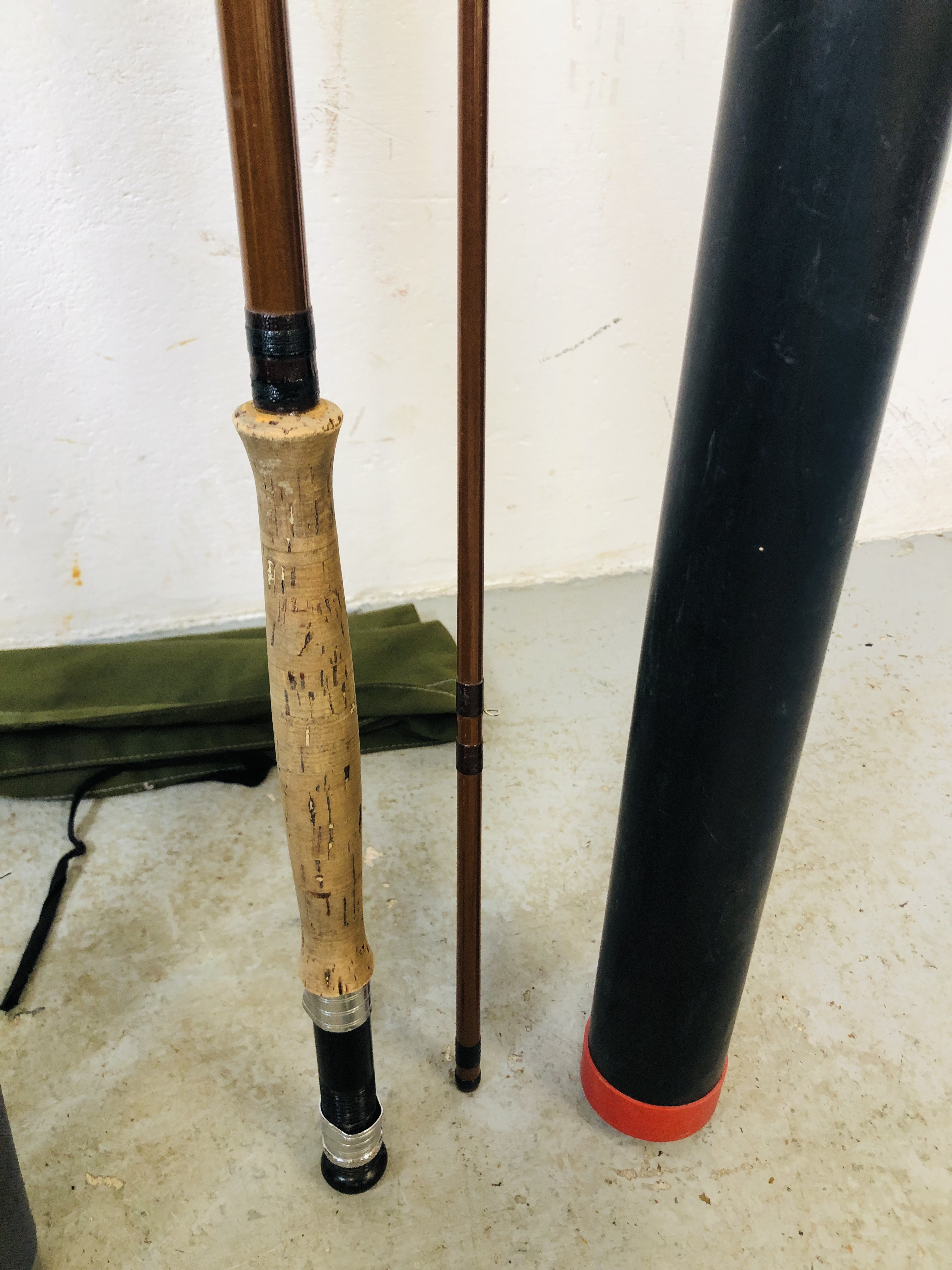 FOUR FLY FISHING RODS TO INCLUDE NORMARK THREE PIECE AND ONE OTHER TWO PIECE ROD AND THREE PIECE - Image 7 of 8