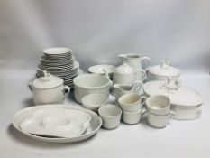 APPROXIMATELY 44 PIECES OF ROYAL WORCESTER GOURMET OVEN CHINA DINNER WARE