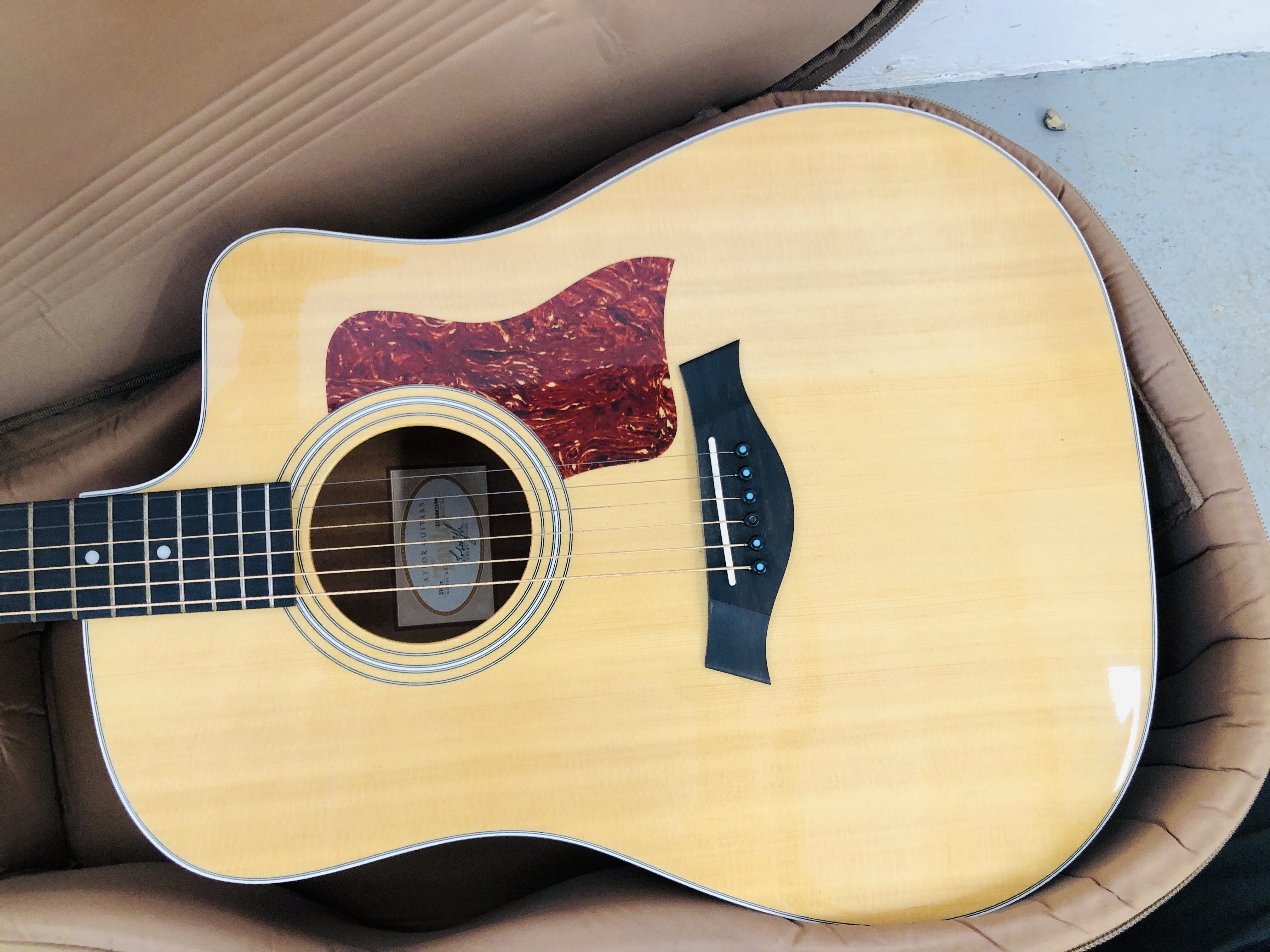 A TAYLOR ACOUSTIC GUITAR MODEL 210CE SERIAL No. - Image 8 of 13