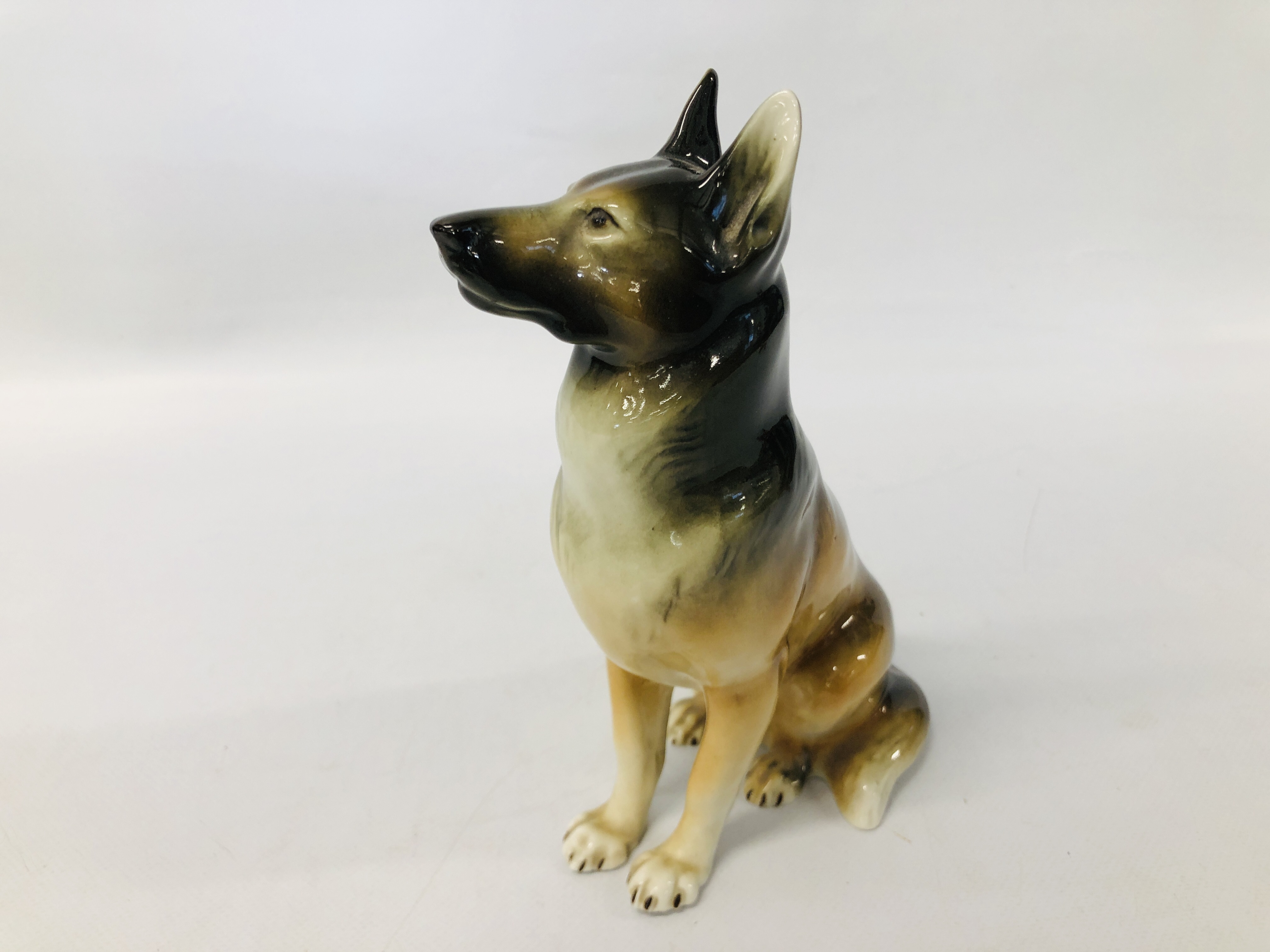 A C20TH NYMPHEMBERG MODEL OF A GERMAN SHEPHERD DOG ALONG WITH A ROYAL DOULTON CORGI DOG AND SEATED - Image 9 of 15