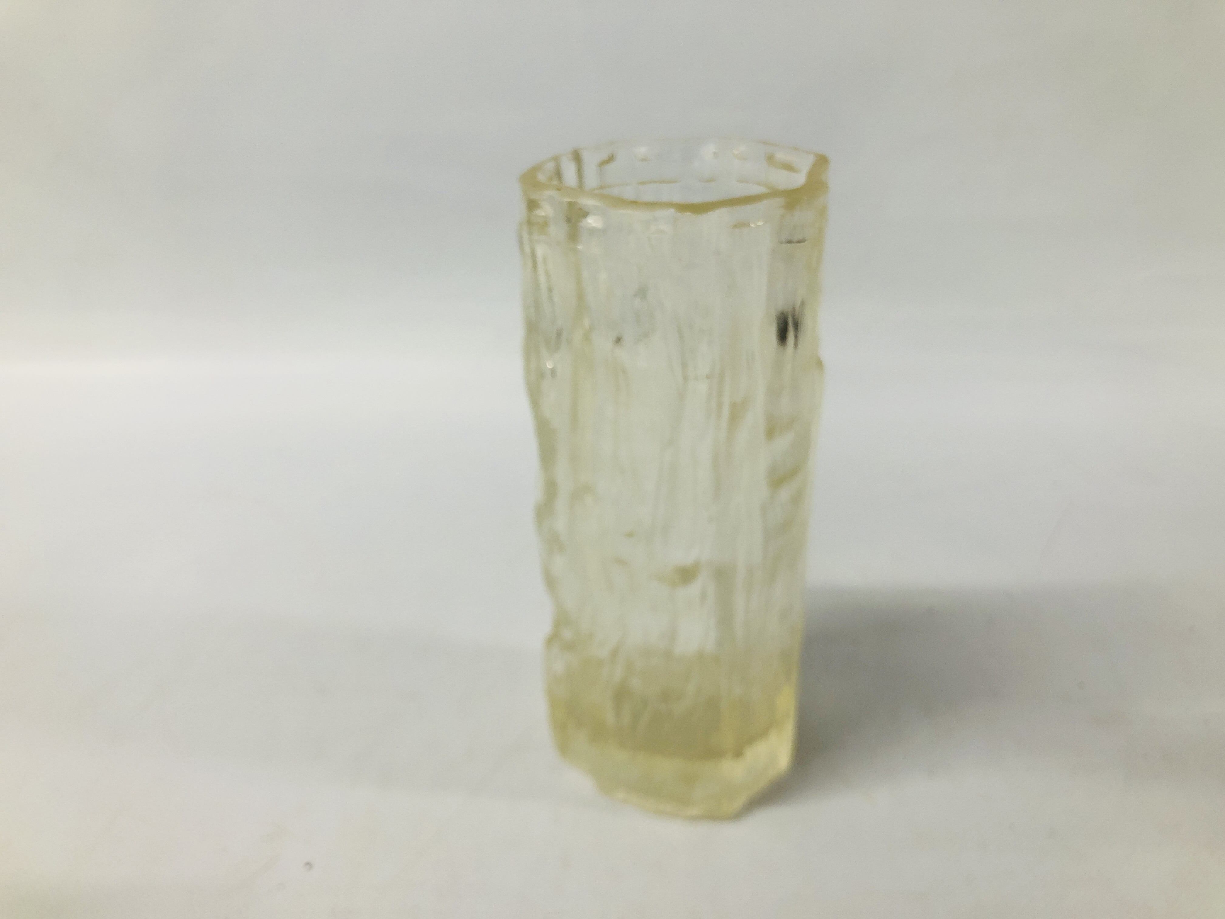 CLEAR GLASS WHITEFRIARS STYLE VASE HEIGHT 21CM. - Image 4 of 8