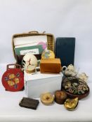 BASKET OF ASSORTED ARTIST'S EQUIPMENT AND A BOX OF COLLECTIBLES TO INCLUDE DRAUGHTS, BOOKSTAND,