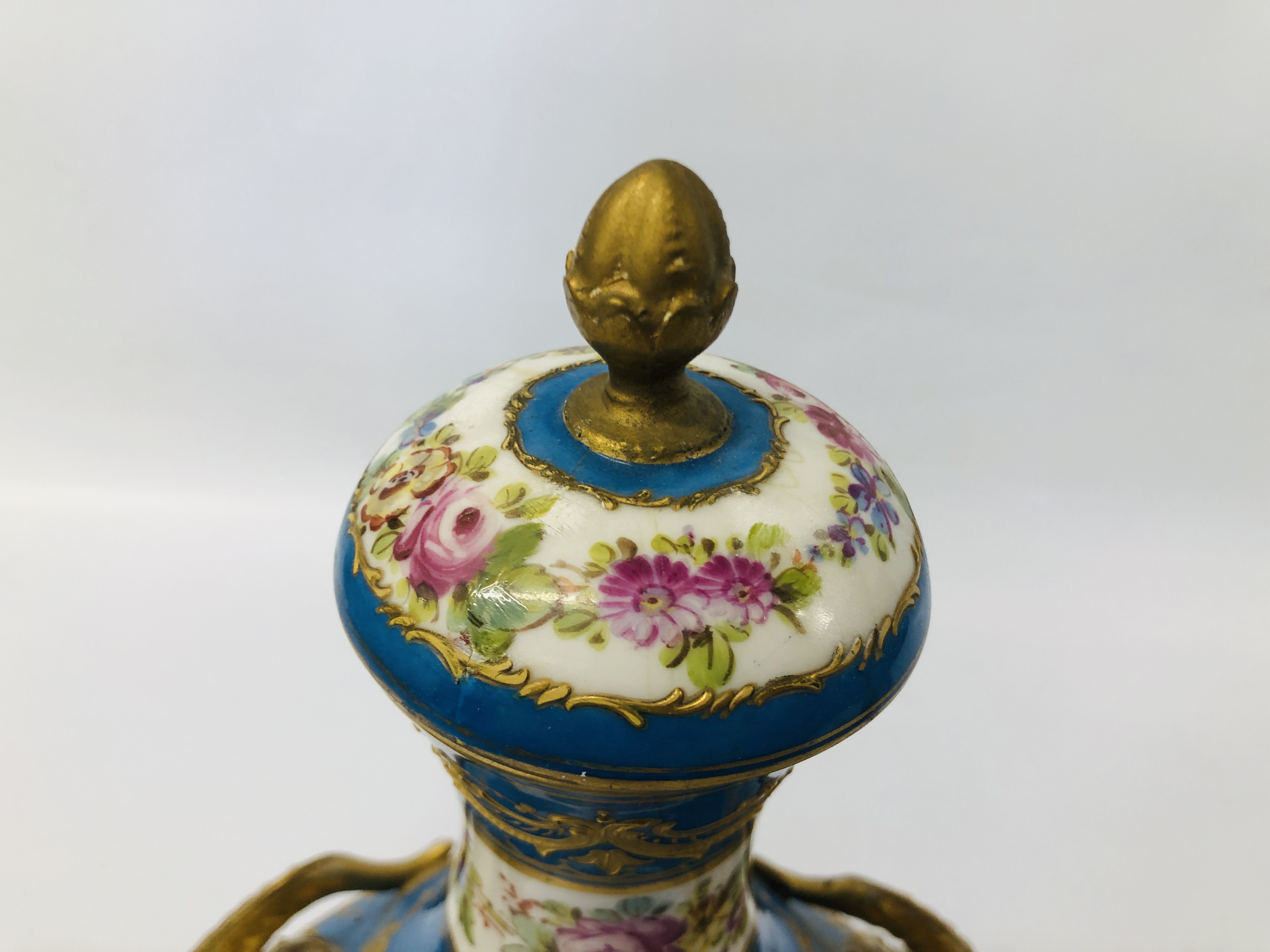 A PAIR OF C19TH SÉVRES COVERED VASES WITH RAM'S HEAD HANDLES, DECORATED WITH OVAL PANELS, - Image 17 of 27