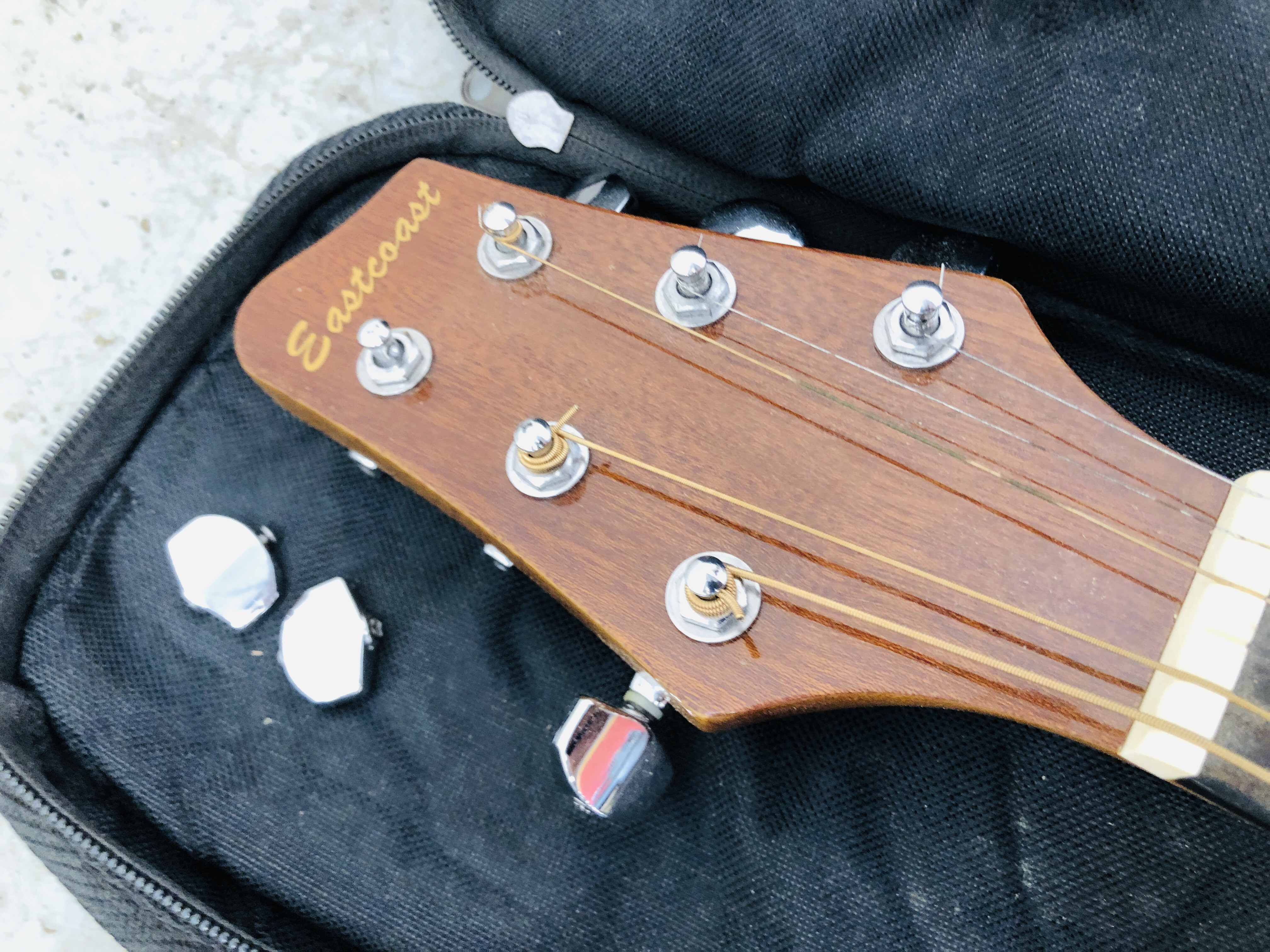 A TAYLOR ACOUSTIC GUITAR MODEL 210CE SERIAL No. - Image 4 of 13