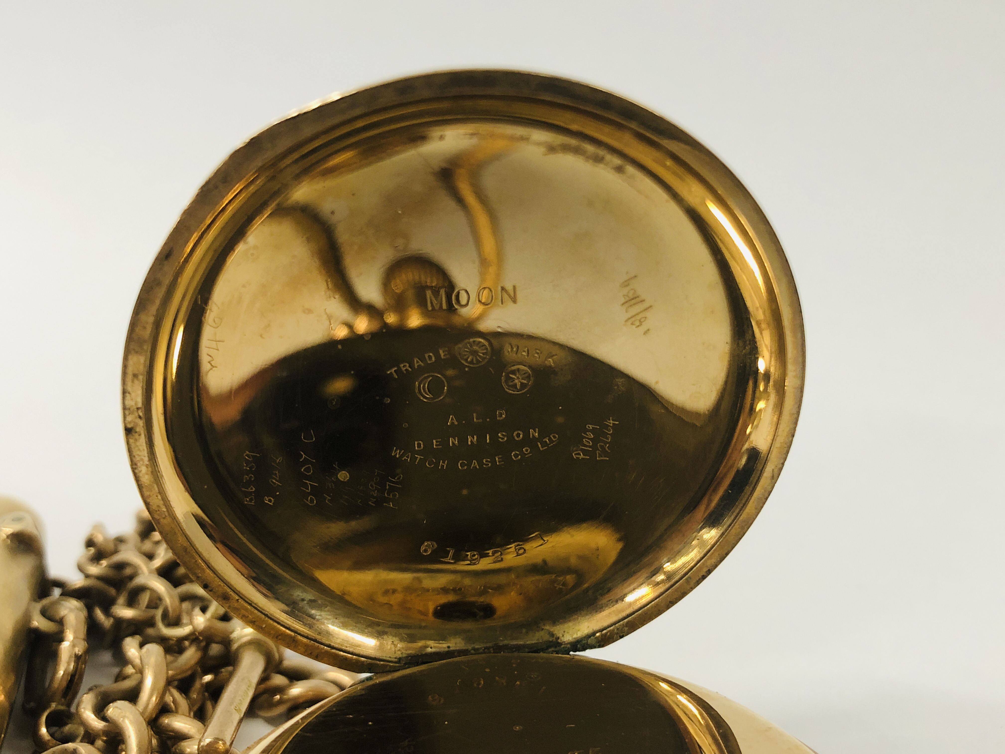 A WALTHAM GOLD PLATED POCKET WATCH ON 9CT GOLD WATCH CHAIN WITH A GEORGE V 1913 FULL SOVEREIGN COIN - Image 11 of 19