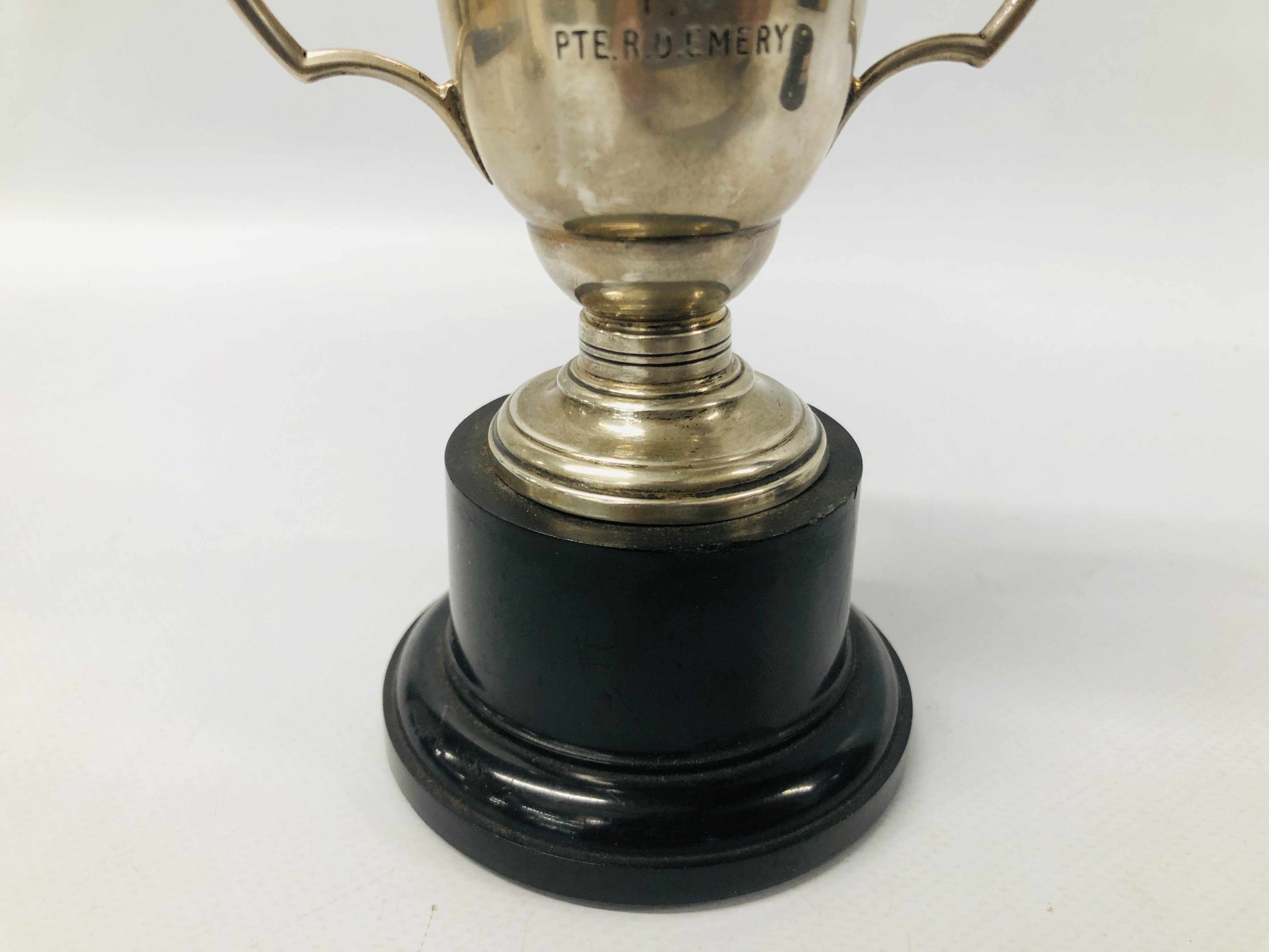 AN ANTIQUE TWO HANDLED SILVER PRESENTATION CUP BEARING INSCRIPTION RELATING TO THE PLATOON - Image 10 of 14