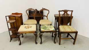 A GROUP OF OCCASIONAL FURNITURE TO INCLUDE A SMALL OAK GATELEG TABLE, THREE TIER FOLDING CAKE STAND,