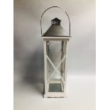 A LARGE WHITE FINISH TABLE LANTERN WITH STAINLESS STEEL TOP AND GLASS PANELLED SIDES HEIGHT 75CM -