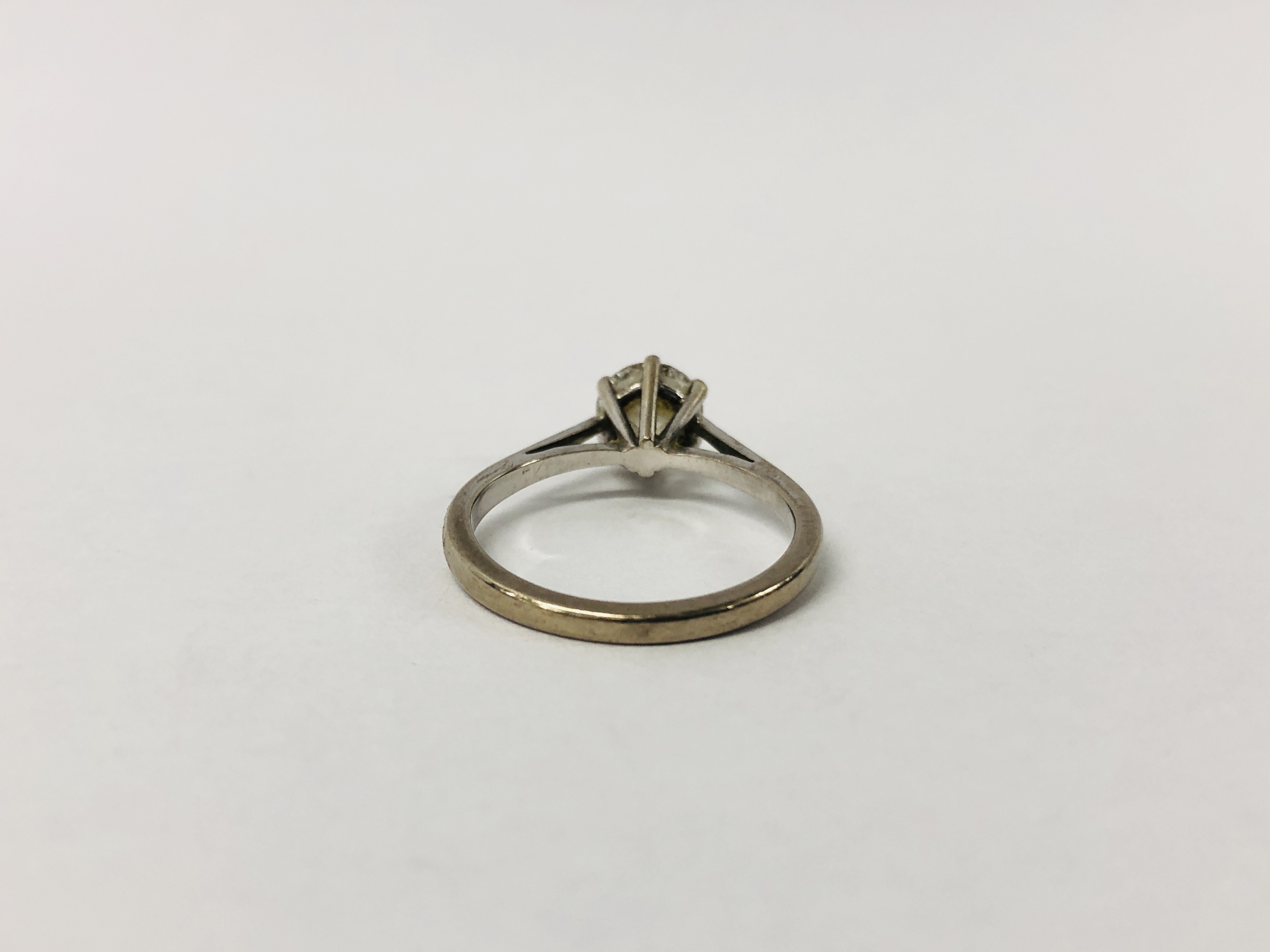 18CT WHITE GOLD SOLITAIRE DIAMOND RING (APPROX STONE DIAMETER 5.6MM). - Image 5 of 8