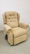 A SEMINAR ELECTRICALLY ADJUSTABLE RISE AND RECLINE EASY CHAIR MANUFACTURED MARCH 2022 - SOLD AS