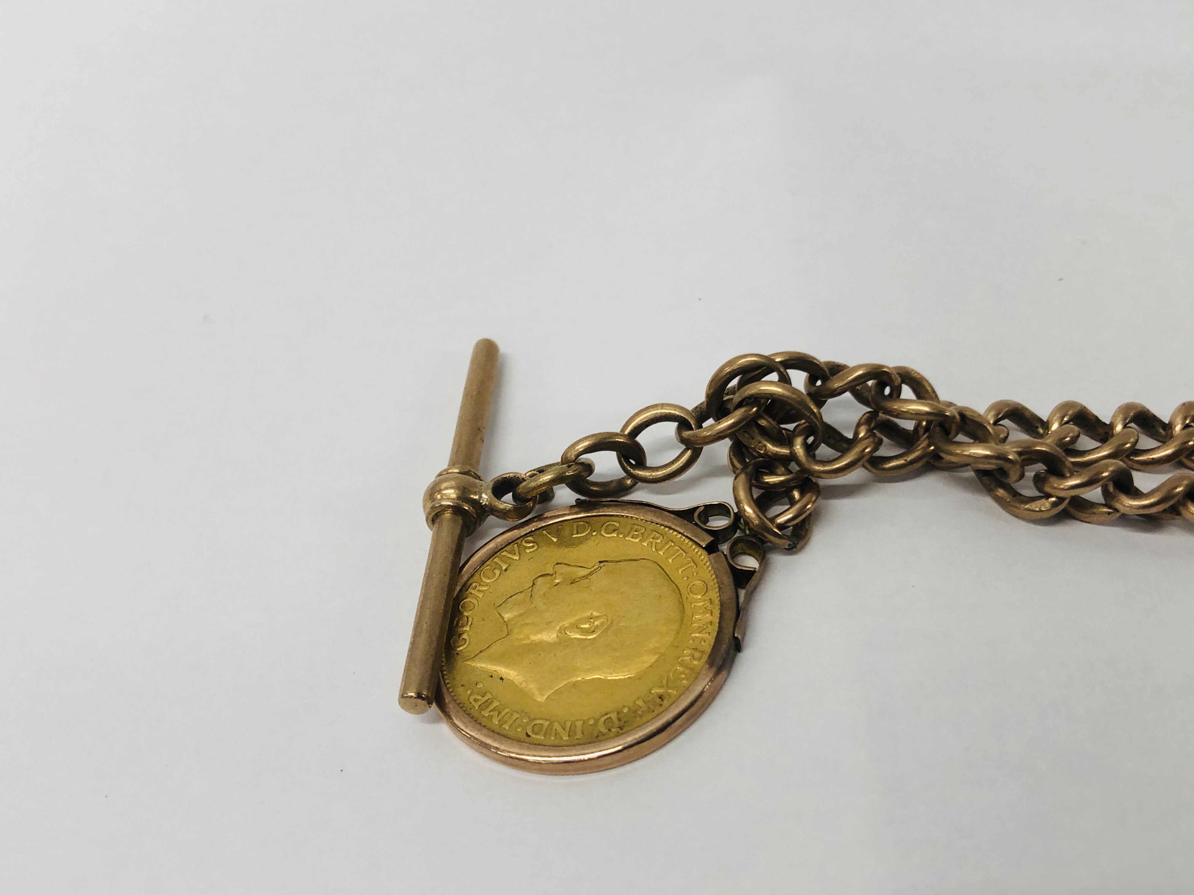 A WALTHAM GOLD PLATED POCKET WATCH ON 9CT GOLD WATCH CHAIN WITH A GEORGE V 1913 FULL SOVEREIGN COIN - Image 15 of 19